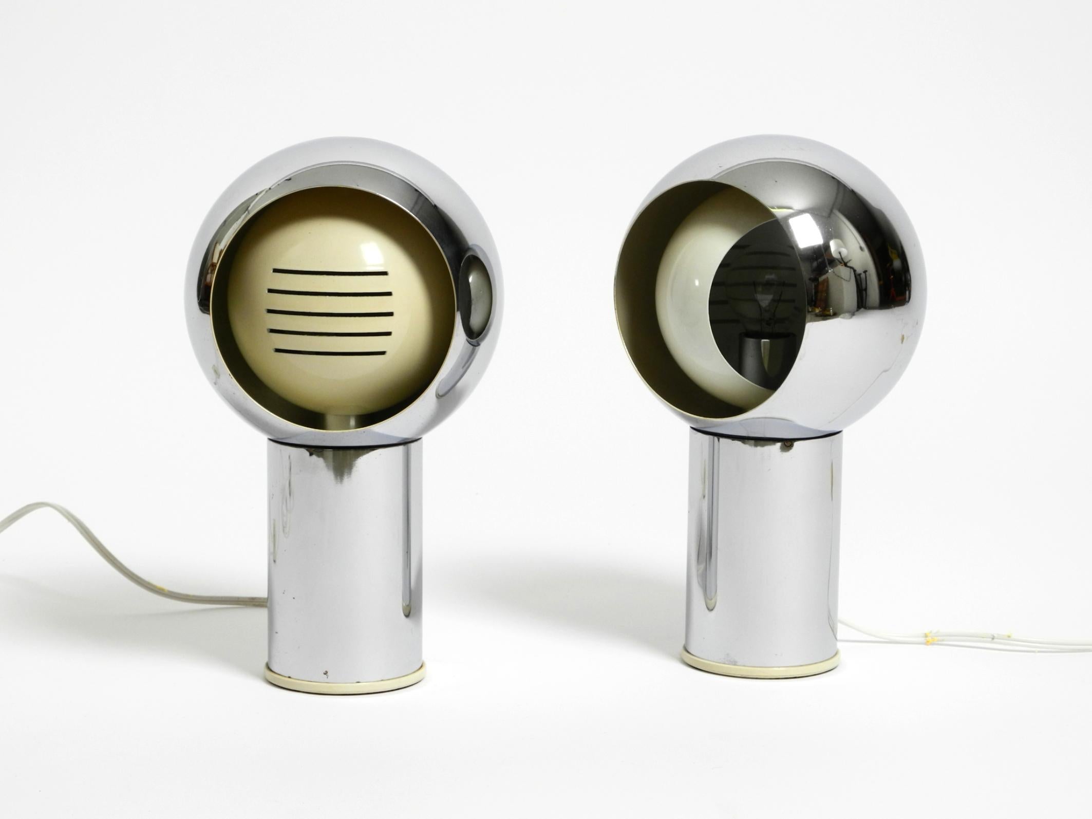 Pair of beautiful large Mid Century Space Age chrome table lamps - Made in Italy im Angebot 12