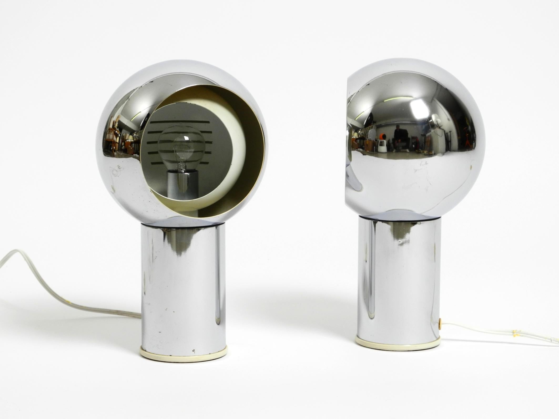Pair of beautiful large Mid Century Space Age chrome table lamps - Made in Italy im Angebot 13