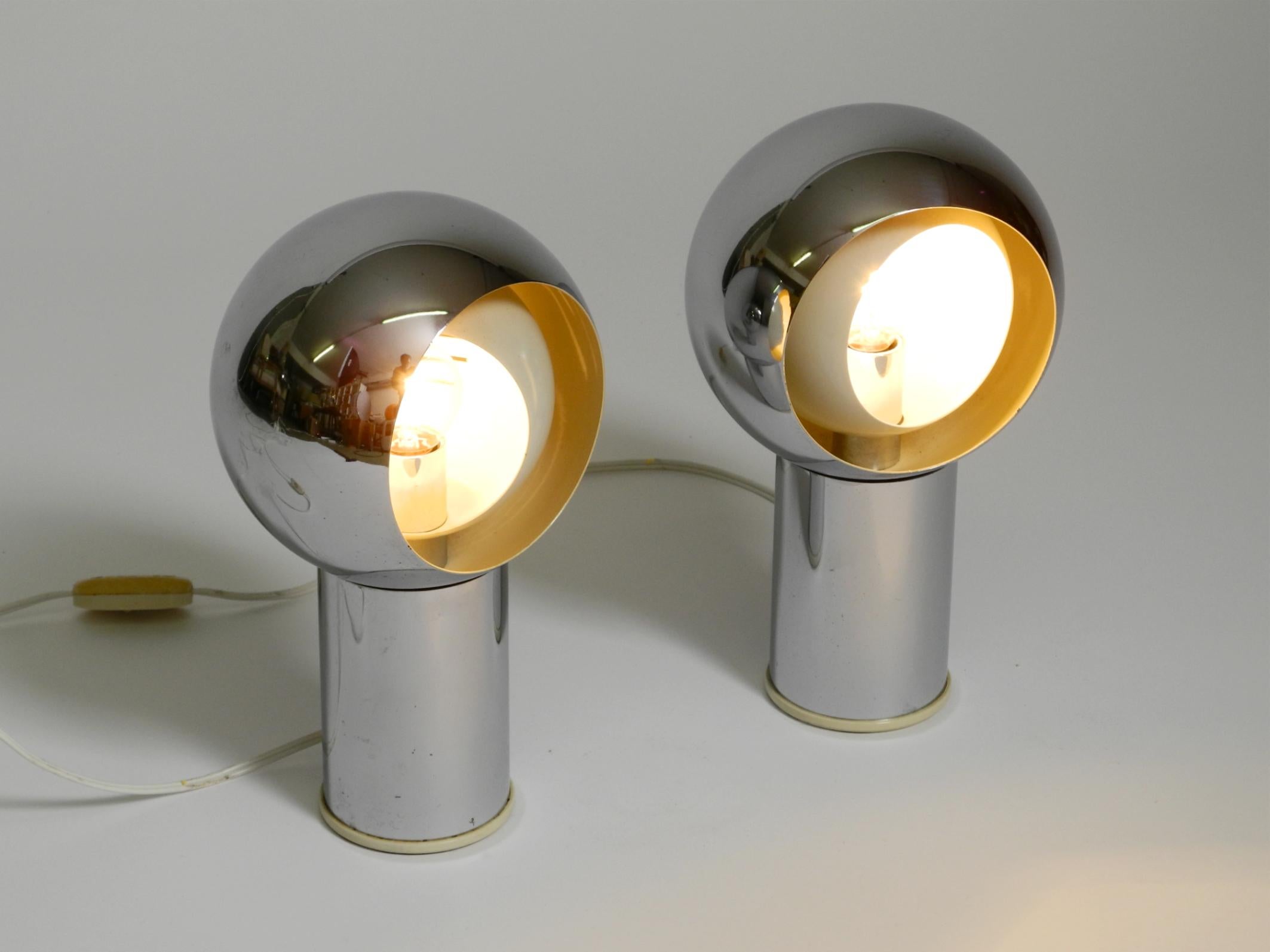Pair of beautiful large Mid Century Space Age chrome table lamps - Made in Italy (Mitte des 20. Jahrhunderts) im Angebot