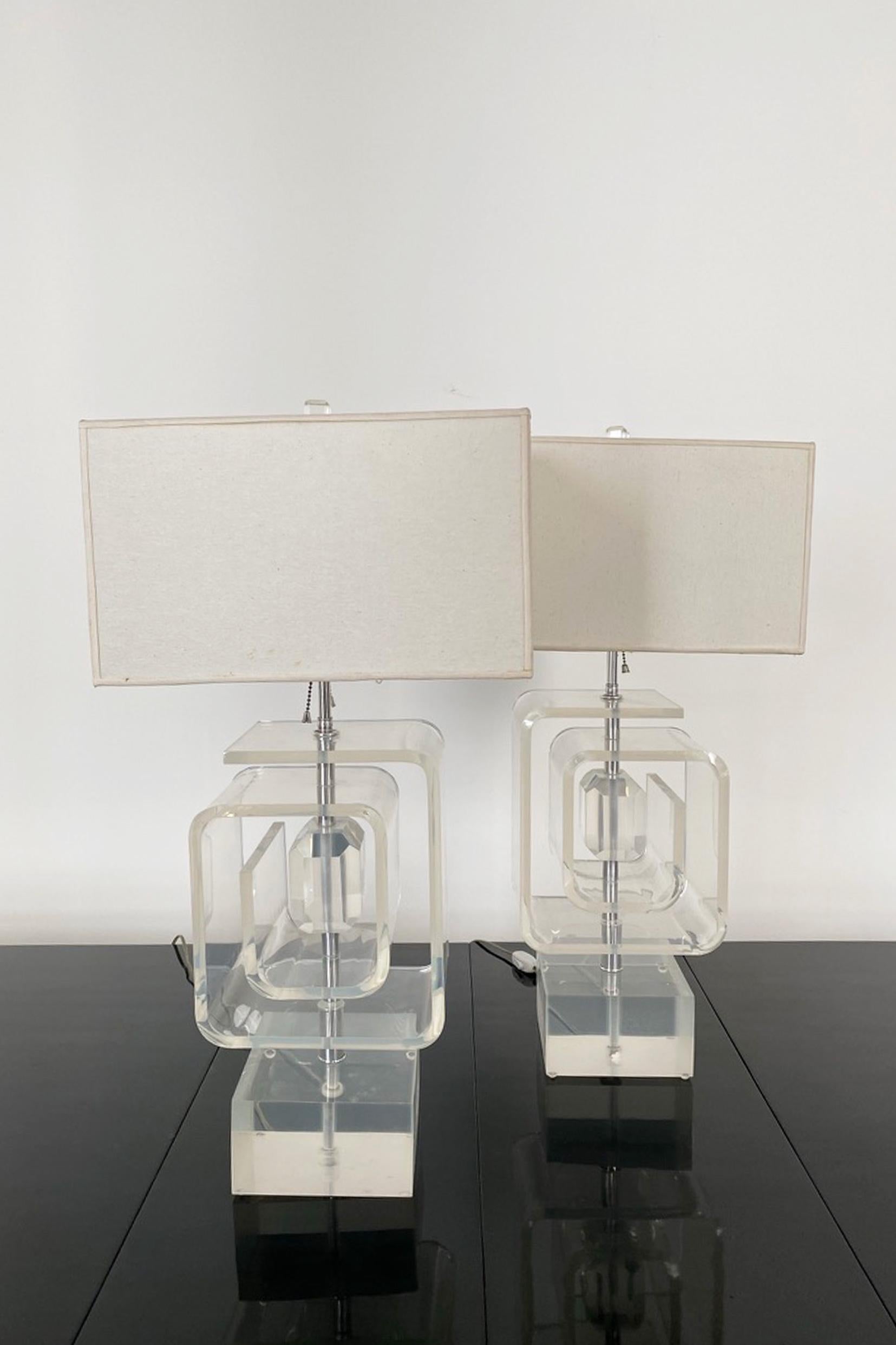 Art Deco Pair of Beautiful Lucite Sculptured Table Lamps, Mid Century For Sale