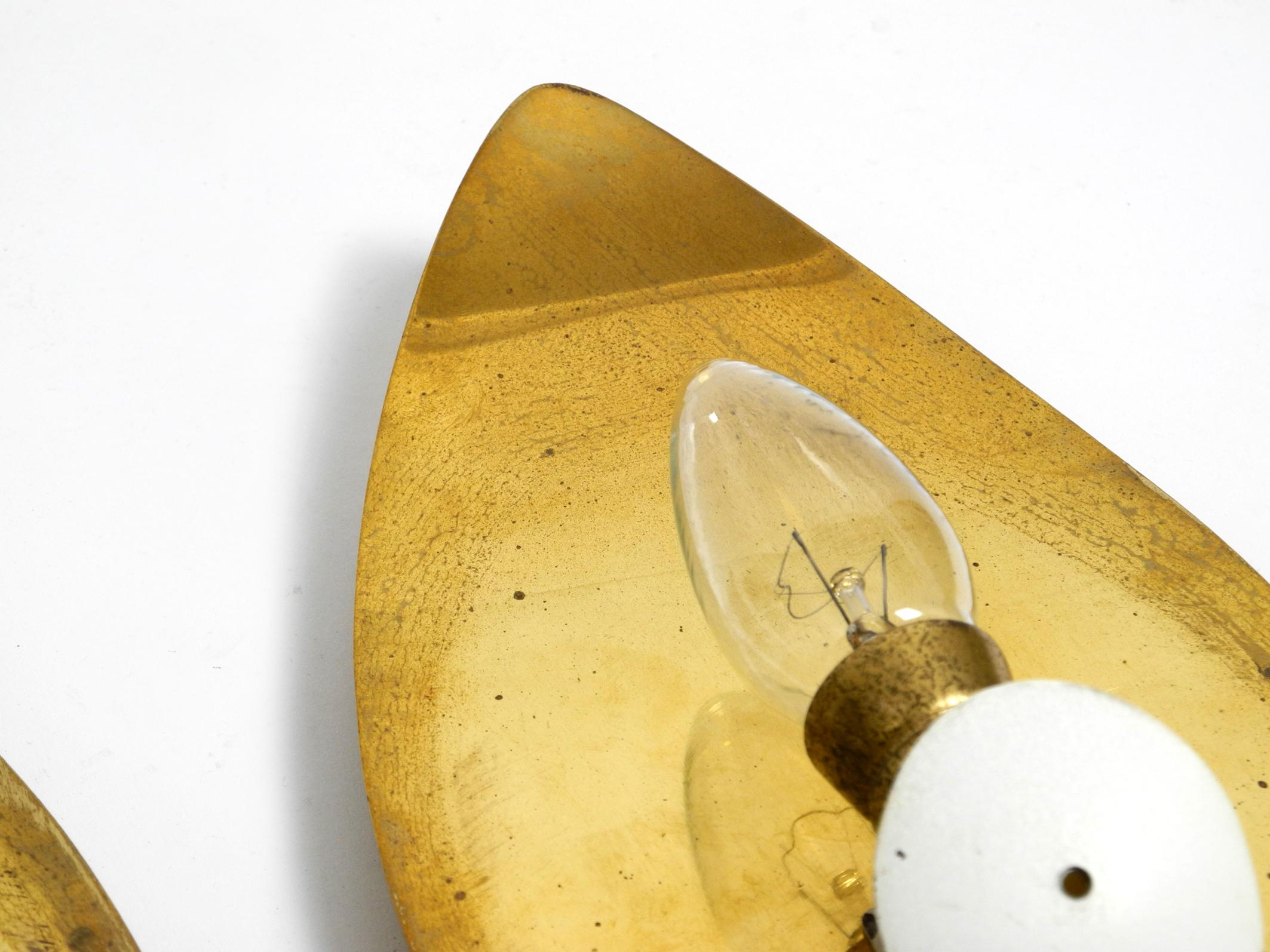Pair of beautiful Mid Century brass and beige glass sconces shaped like a drop For Sale 4
