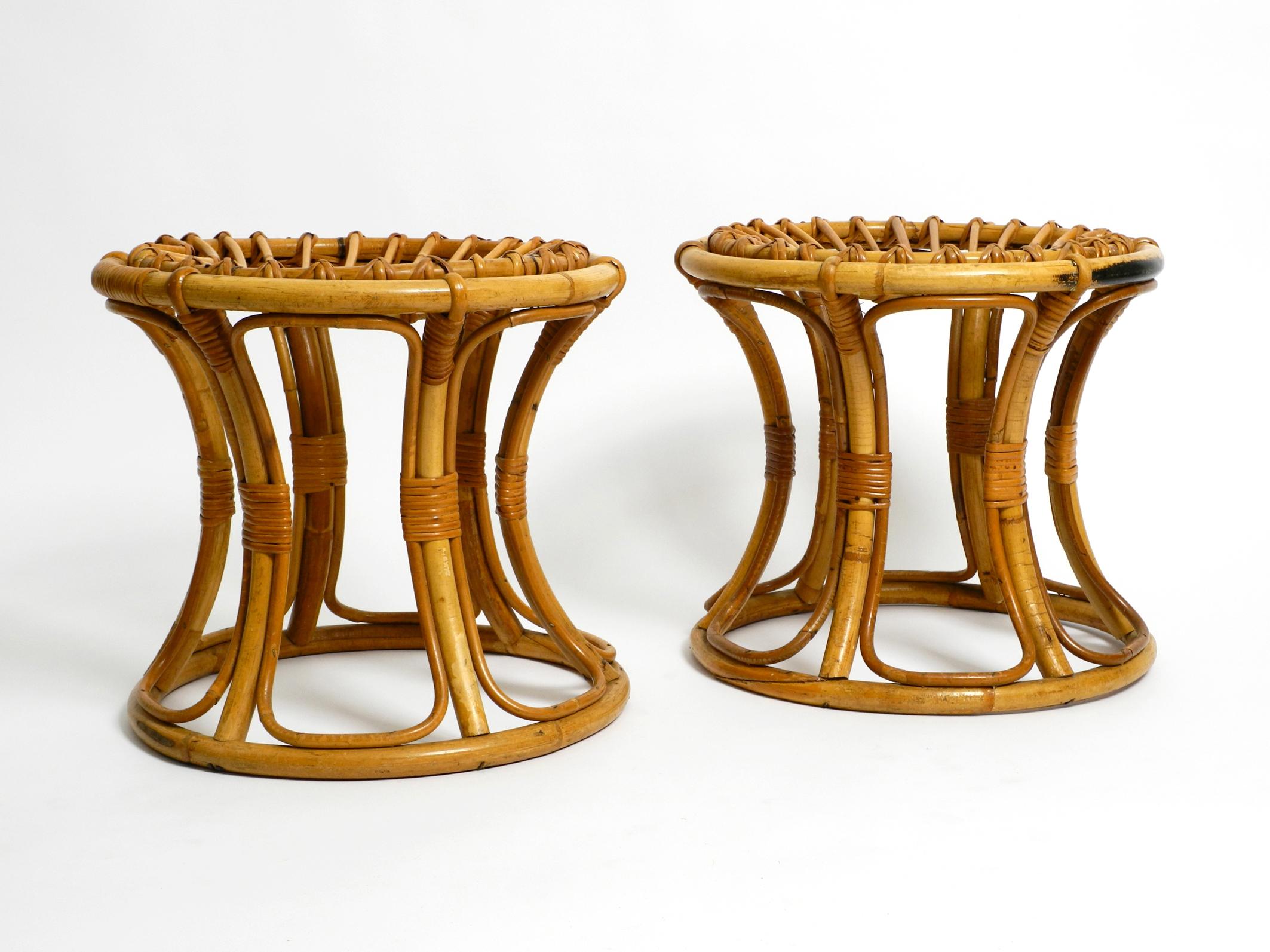Paar schöne seltene Original 1960er Jahre Italienisch Bambus Hocker im Zustand „Gut“ im Angebot in München, DE
