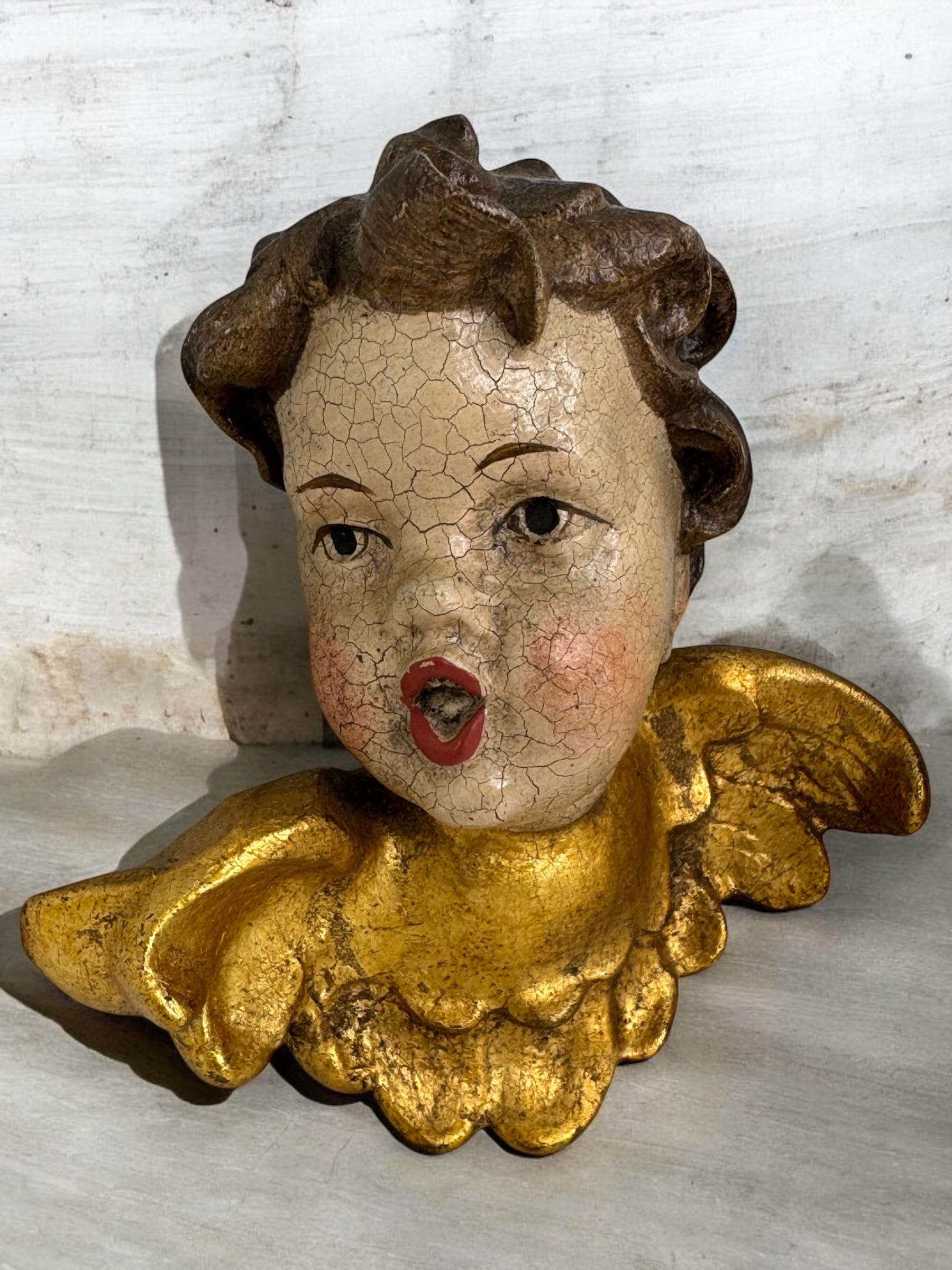 Pareja de hermosas cabezas de ángeles querubines talladas en madera, vintage alemán, años 1960 en venta 2