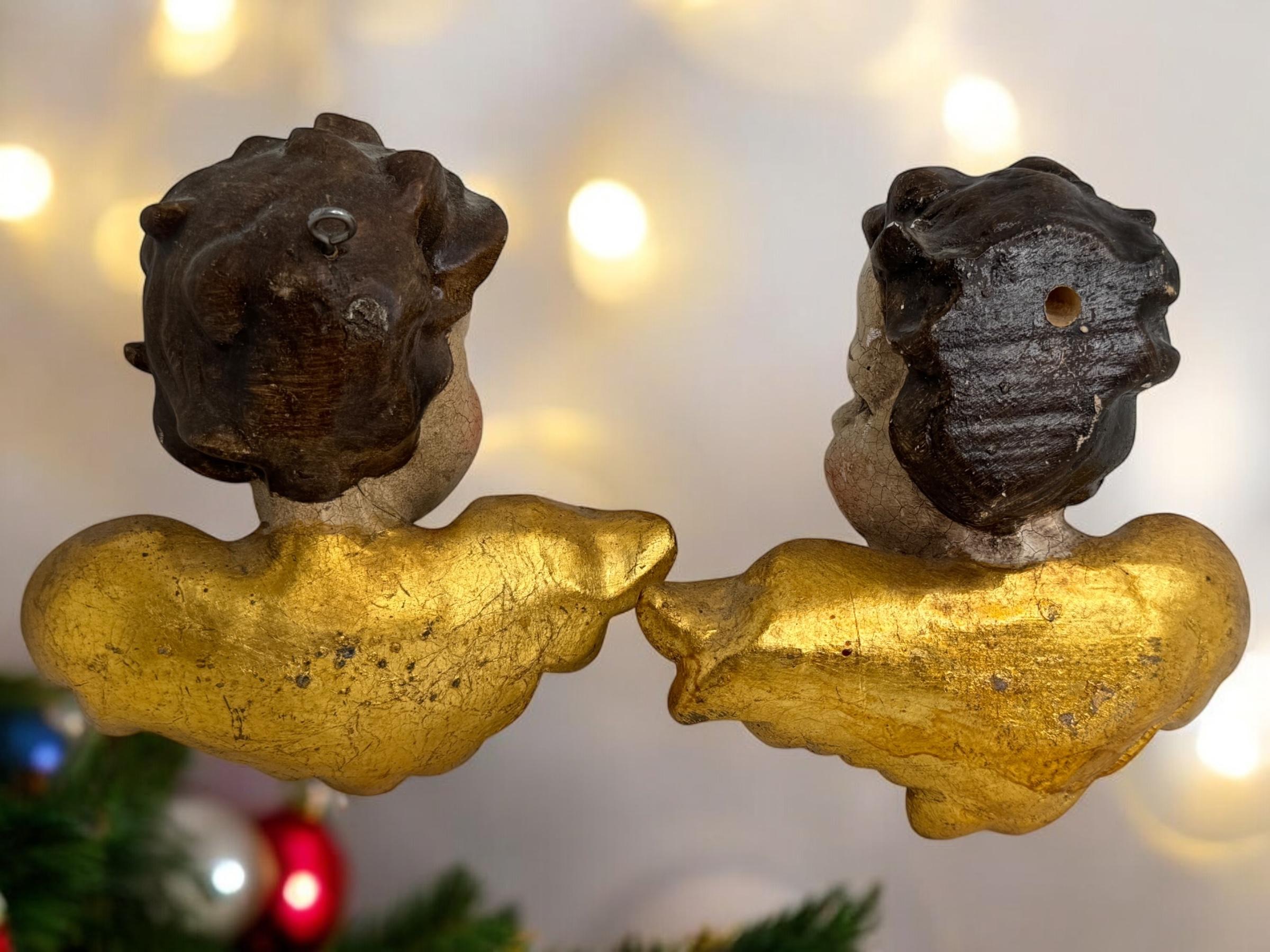 Pareja de hermosas cabezas de ángeles querubines talladas en madera, vintage alemán, años 1960 en venta 3