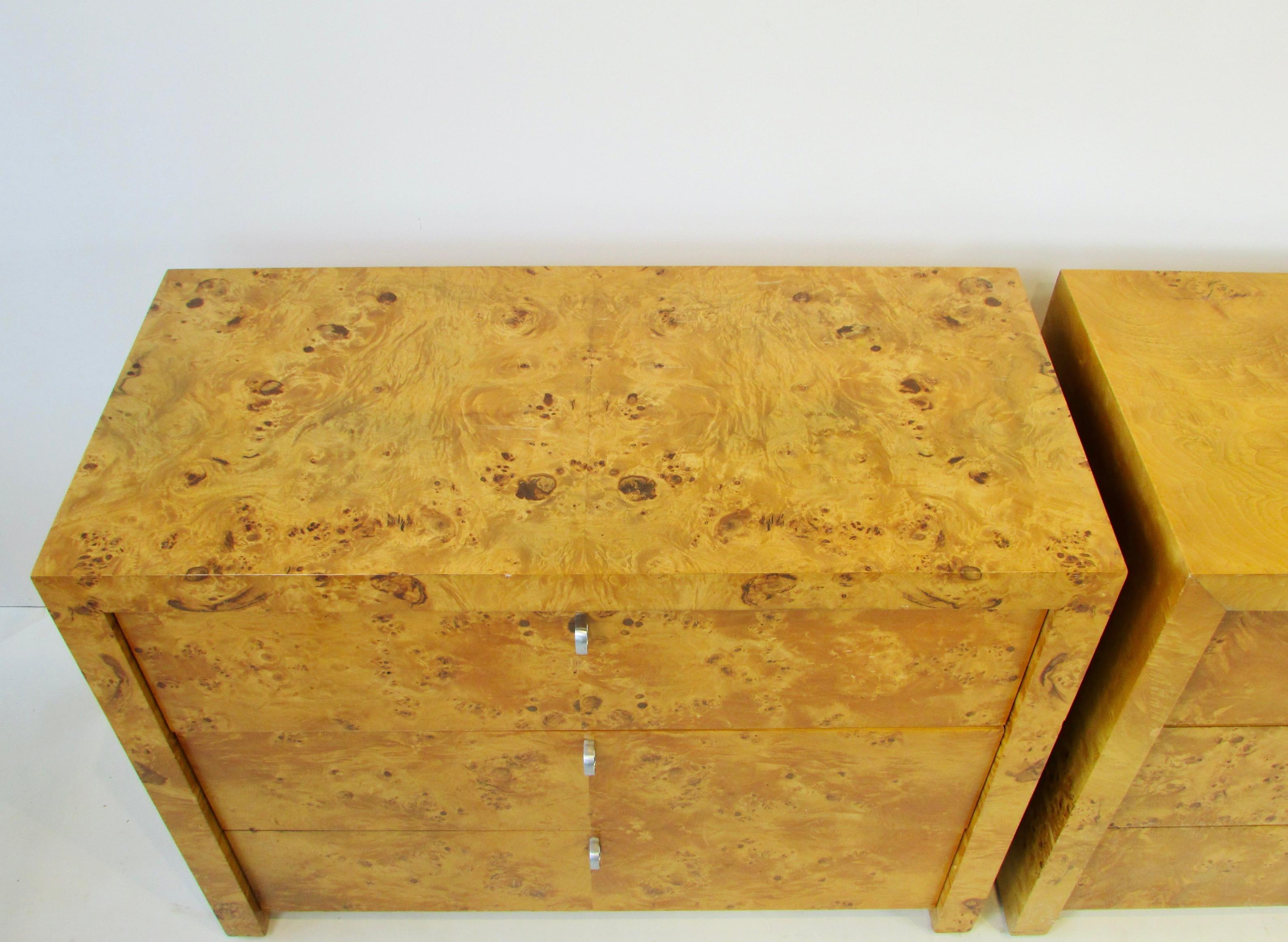 Pair of Beautifully Grained Blonde Burl Three Drawer Chests Stamped Hekman 4