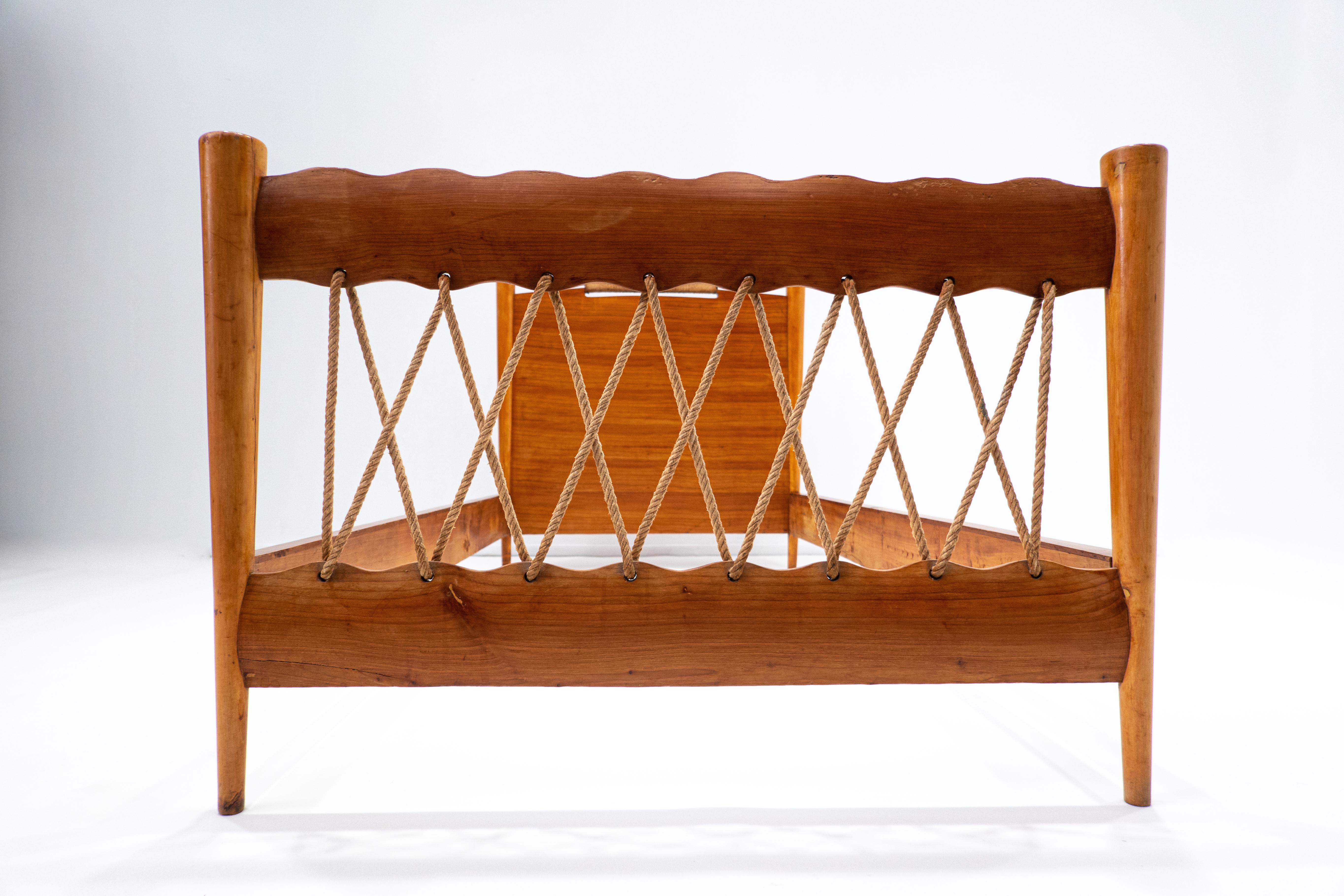 Pair of Beds Attributed to Guglielmo Pecorini, Cherry Wood, Italy, 1940s For Sale 6