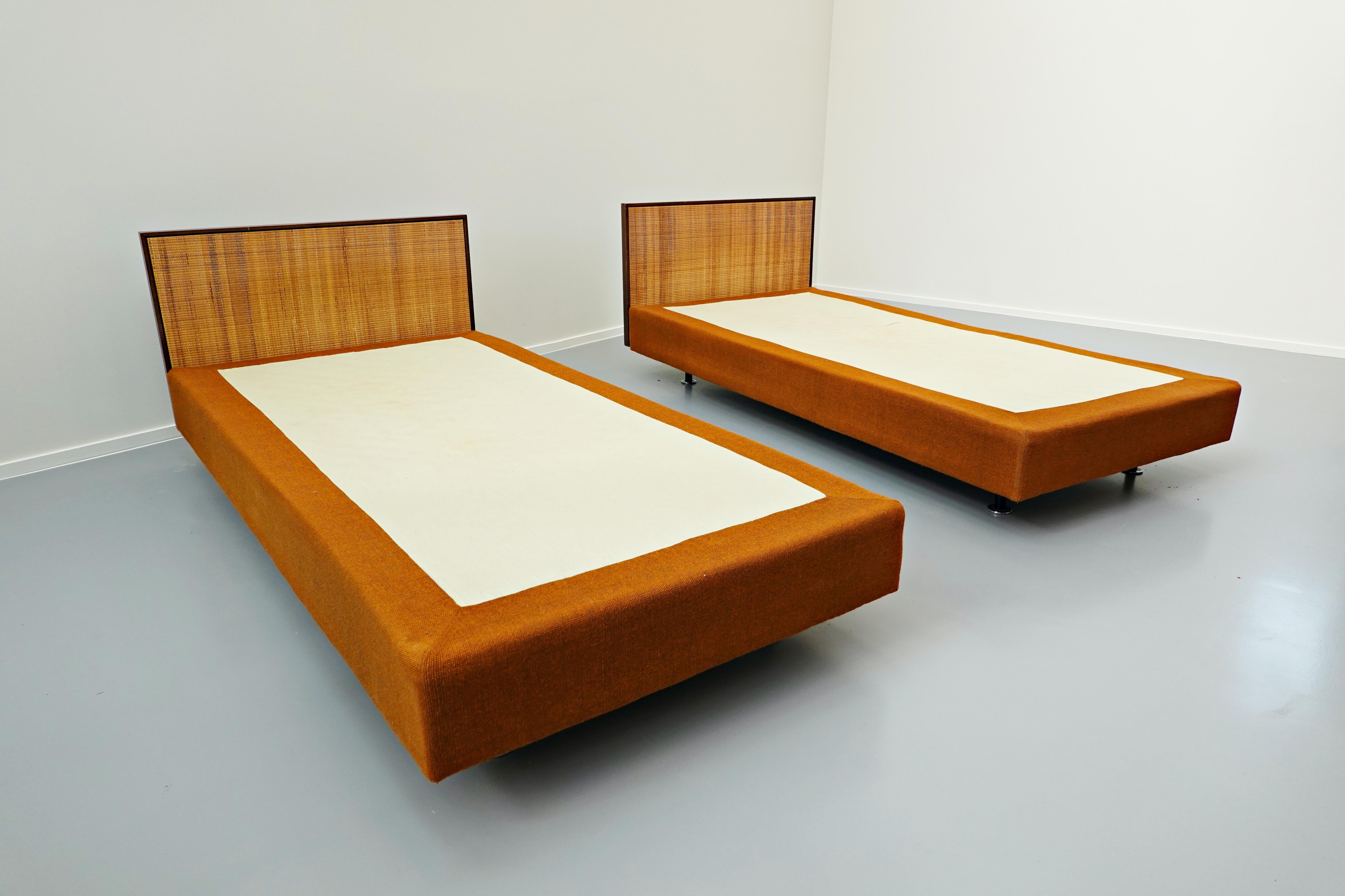 Mid-Century Modern Pair of Beds, Knoll, 1950s In Good Condition In Brussels, BE
