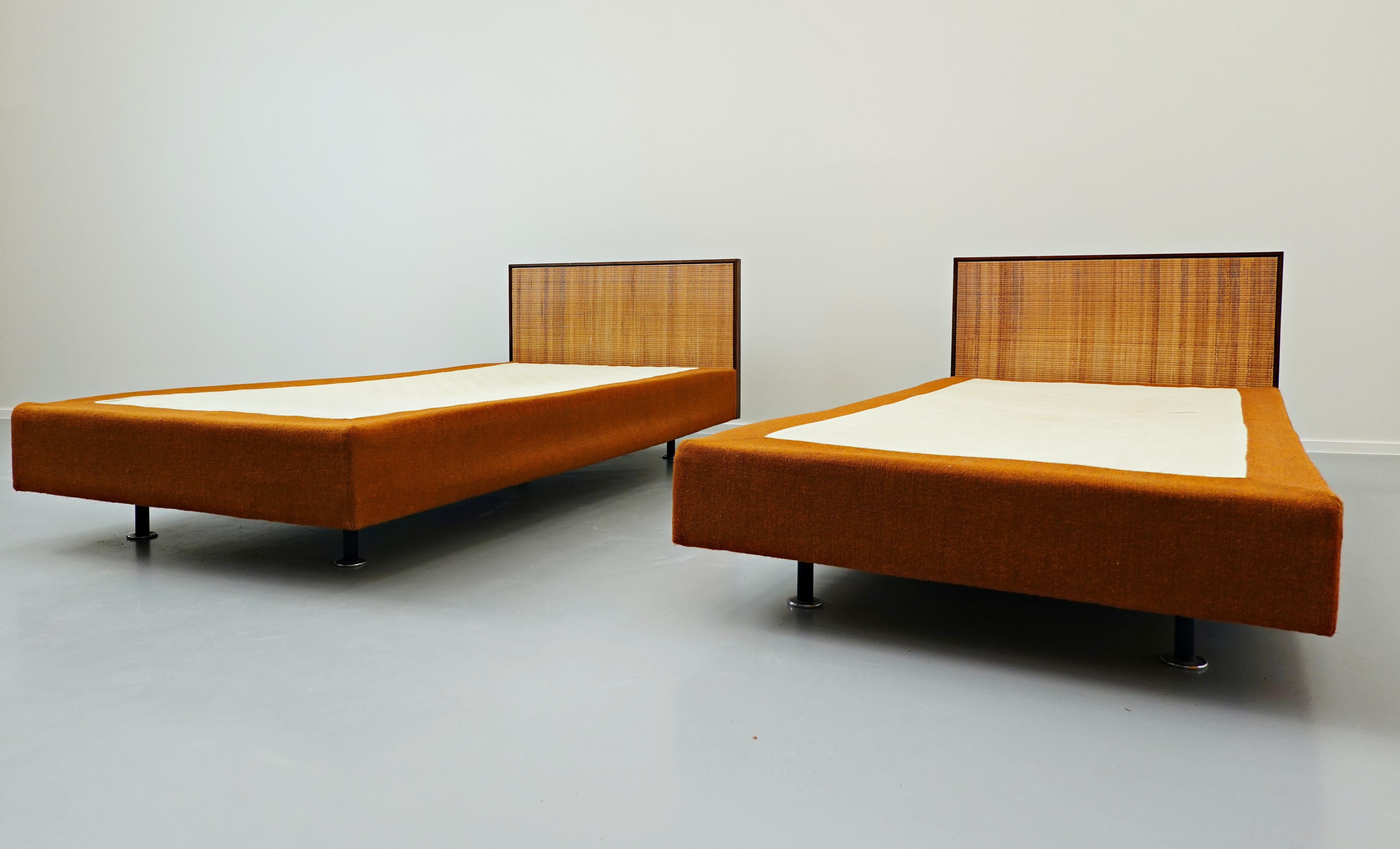20th Century Mid-Century Modern Pair of Beds, Knoll, 1950s