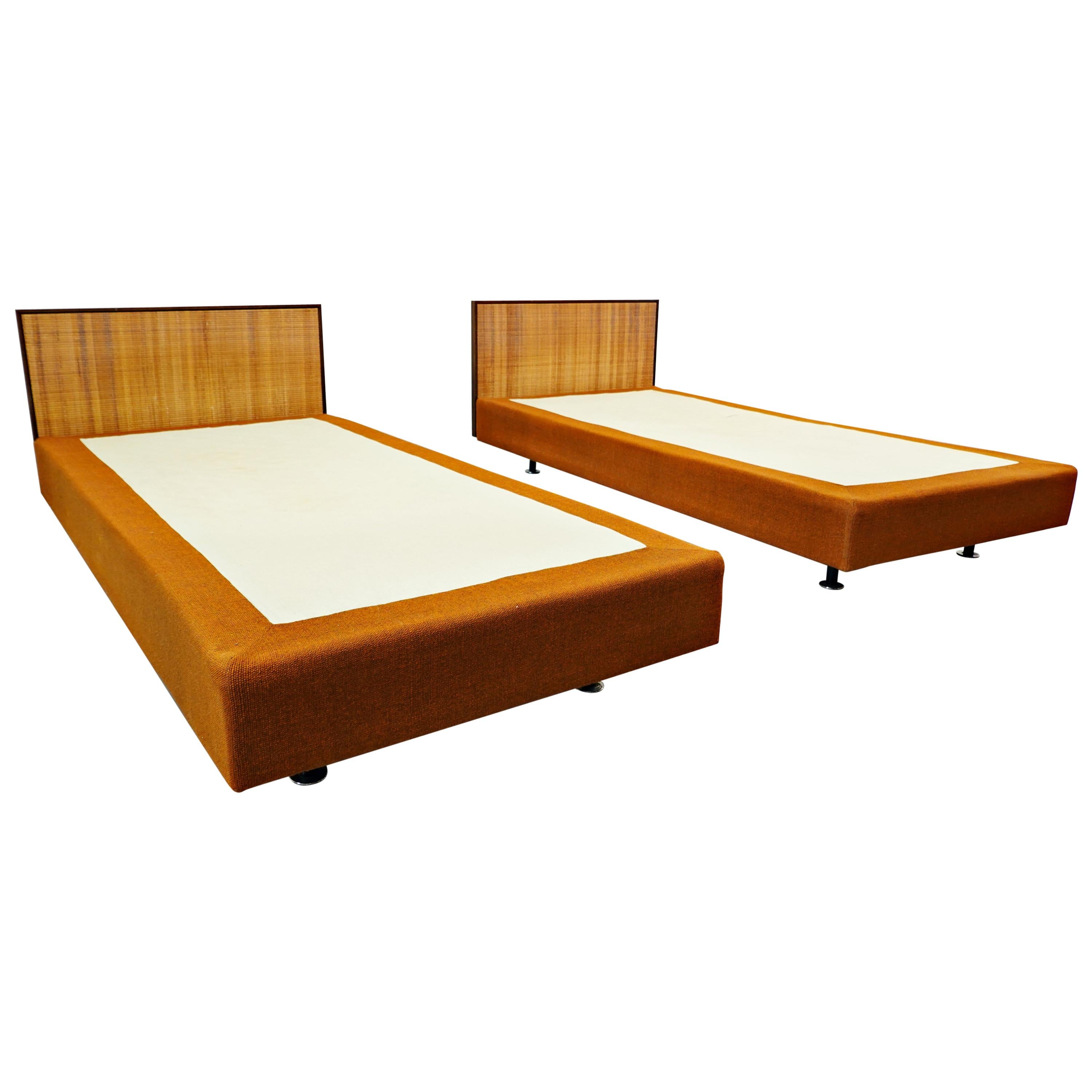 Mid-Century Modern Pair of Beds, Knoll, 1950s