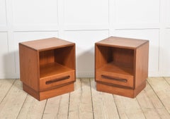 Ein Paar Nachttische von Victor Wilkins