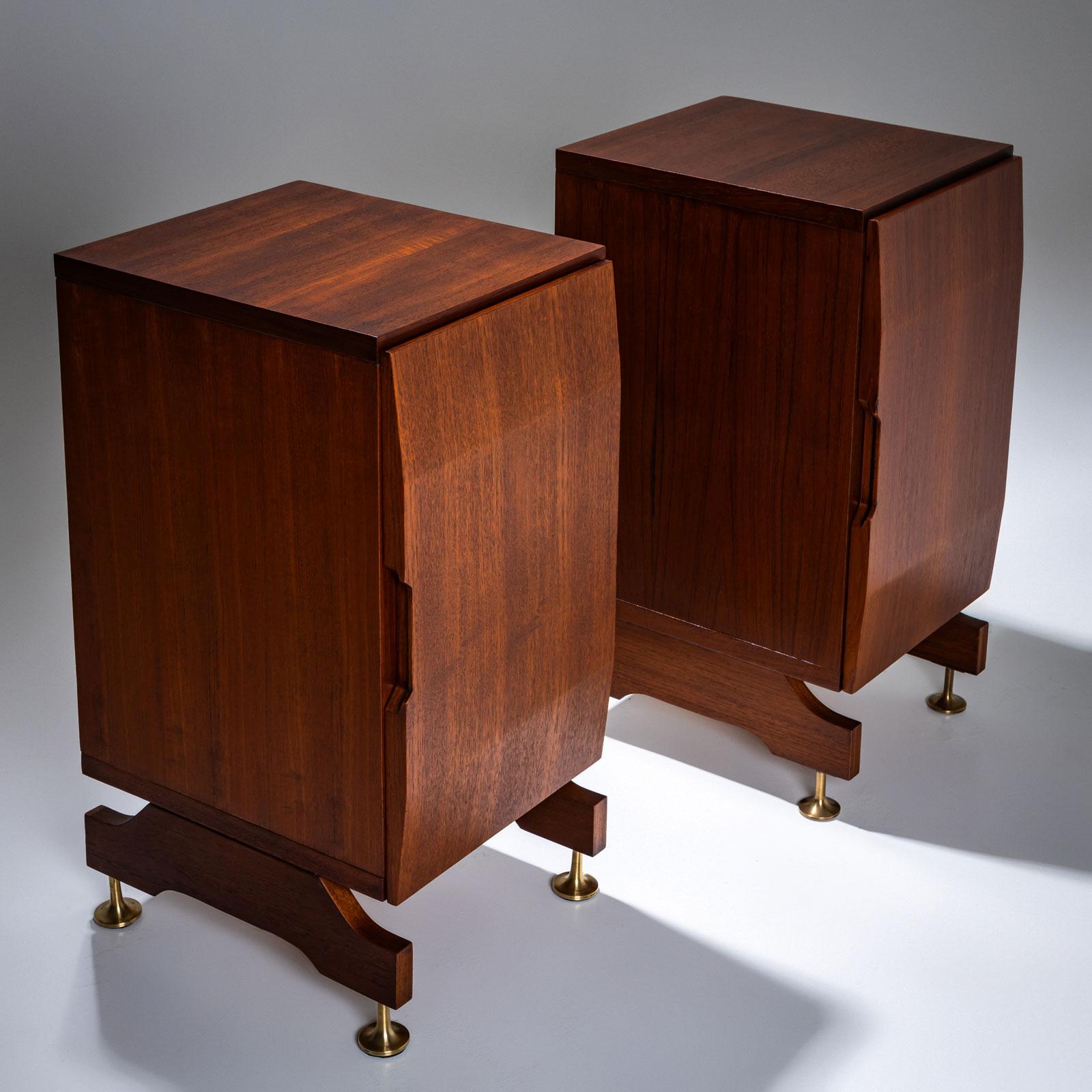 Modern Pair of Bedside Cabinets, attributed to Vittorio Dassi, Italy, 1960s For Sale