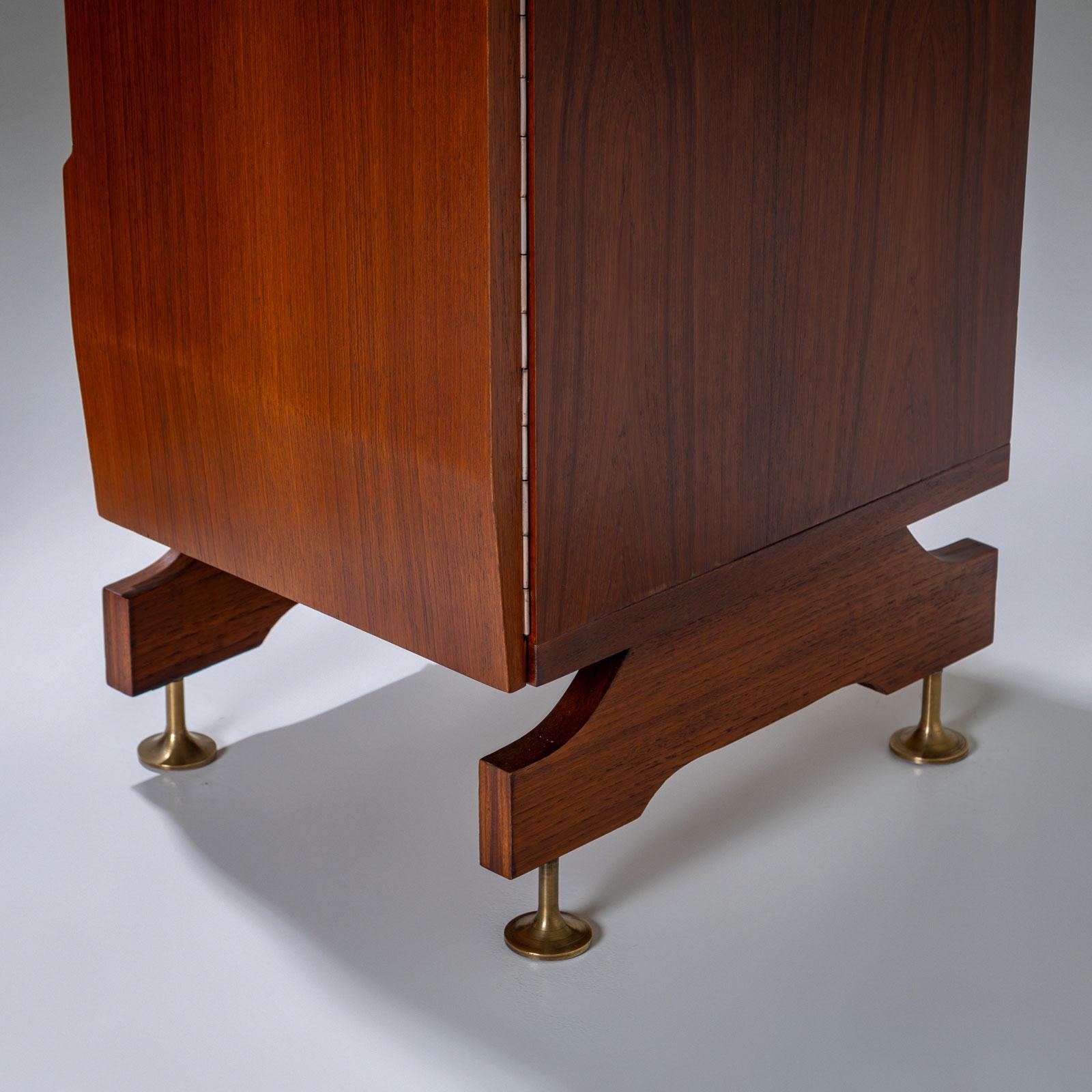 Pair of Bedside Cabinets, attributed to Vittorio Dassi, Italy, 1960s In Good Condition For Sale In Greding, DE