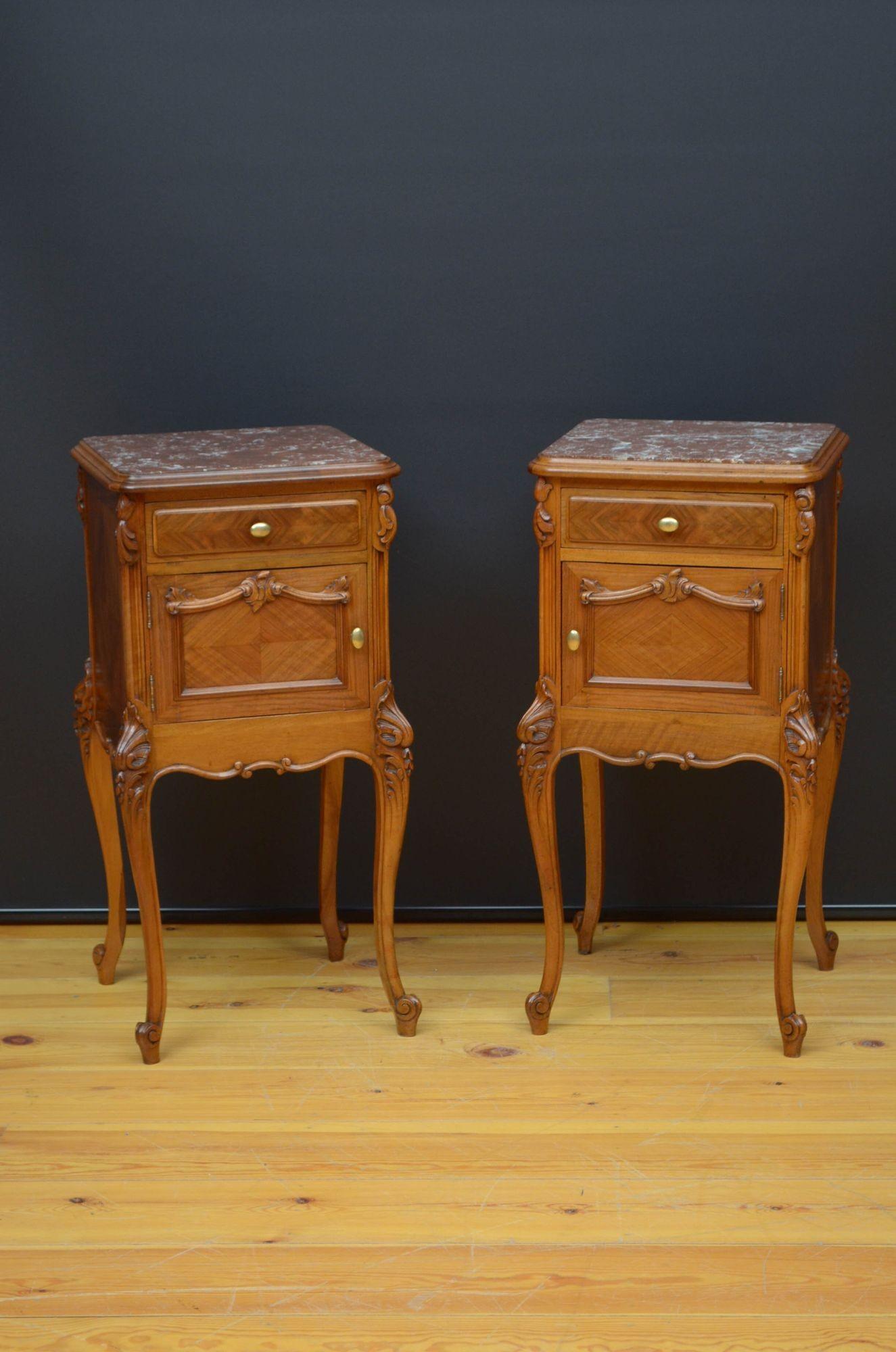 Pair of Bedside Cabinets in Walnut In Good Condition In Whaley Bridge, GB