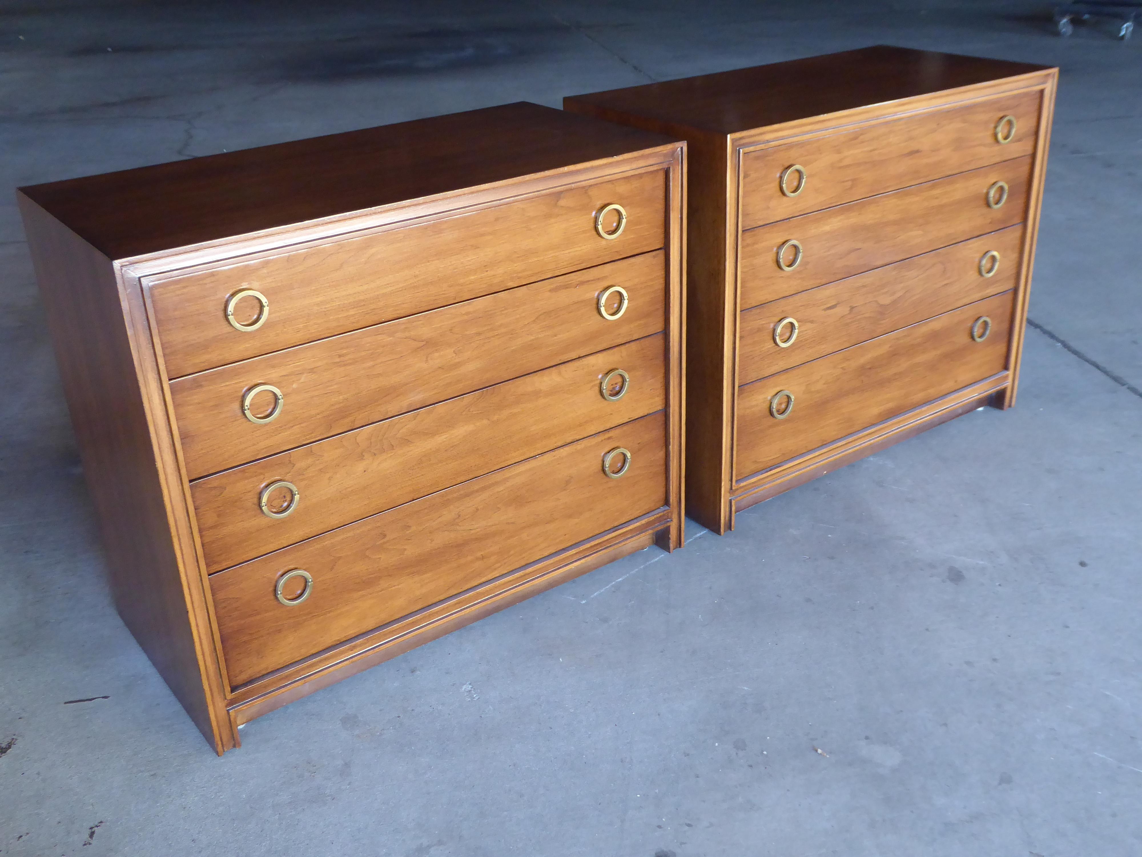 Mid-Century Modern Pair of Bedside Chests by Hickory Furniture