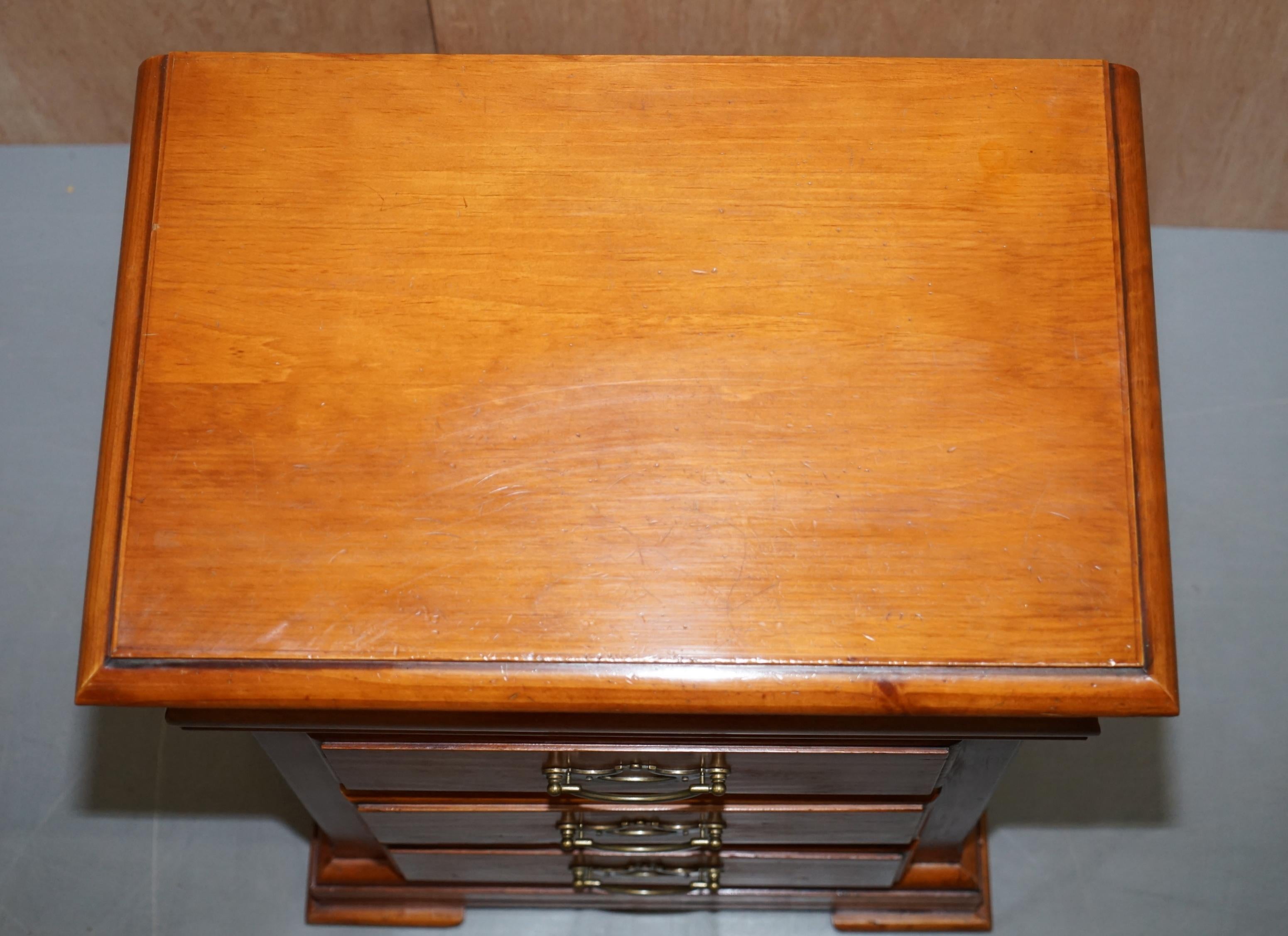 Pair of Bedside Table Drawers with Four Drawers Each, Cherry Color Wood 6