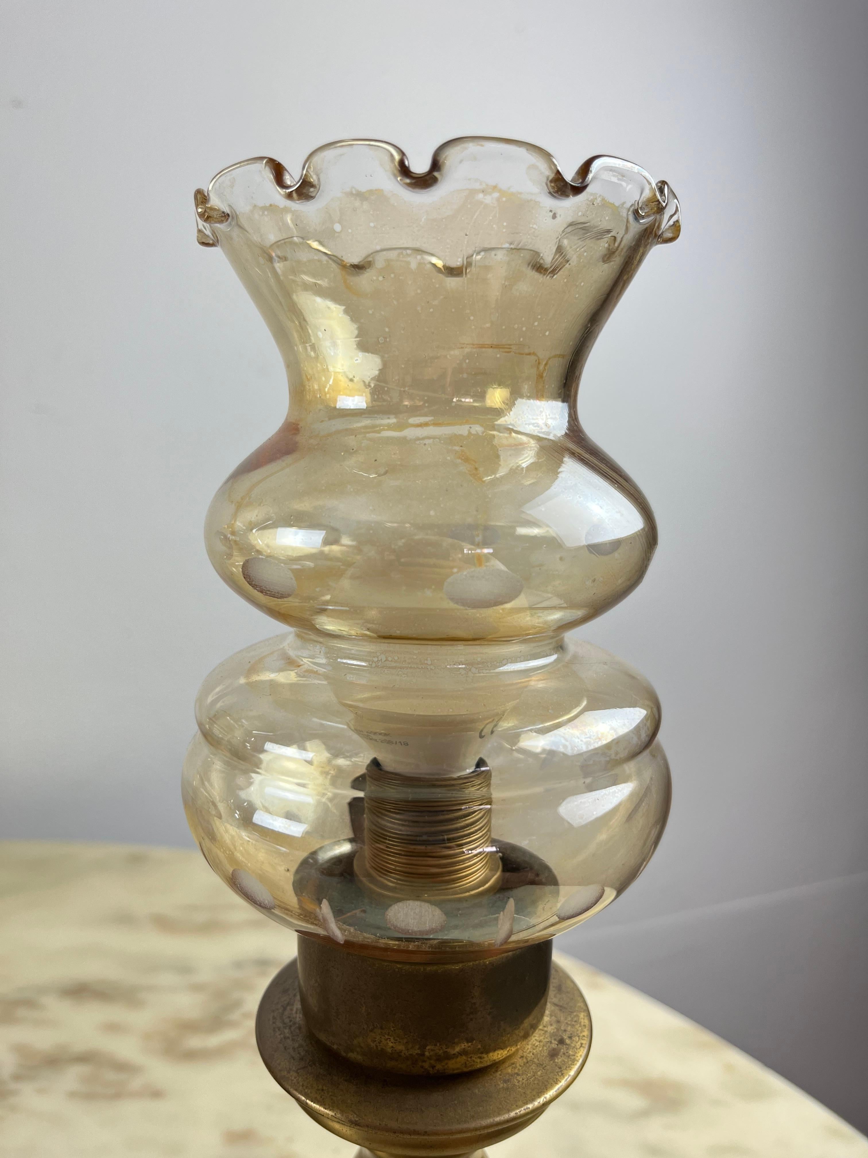Late 20th Century  Pair of Italian Bedside Table Lamps in Brass and Glass 1980s For Sale