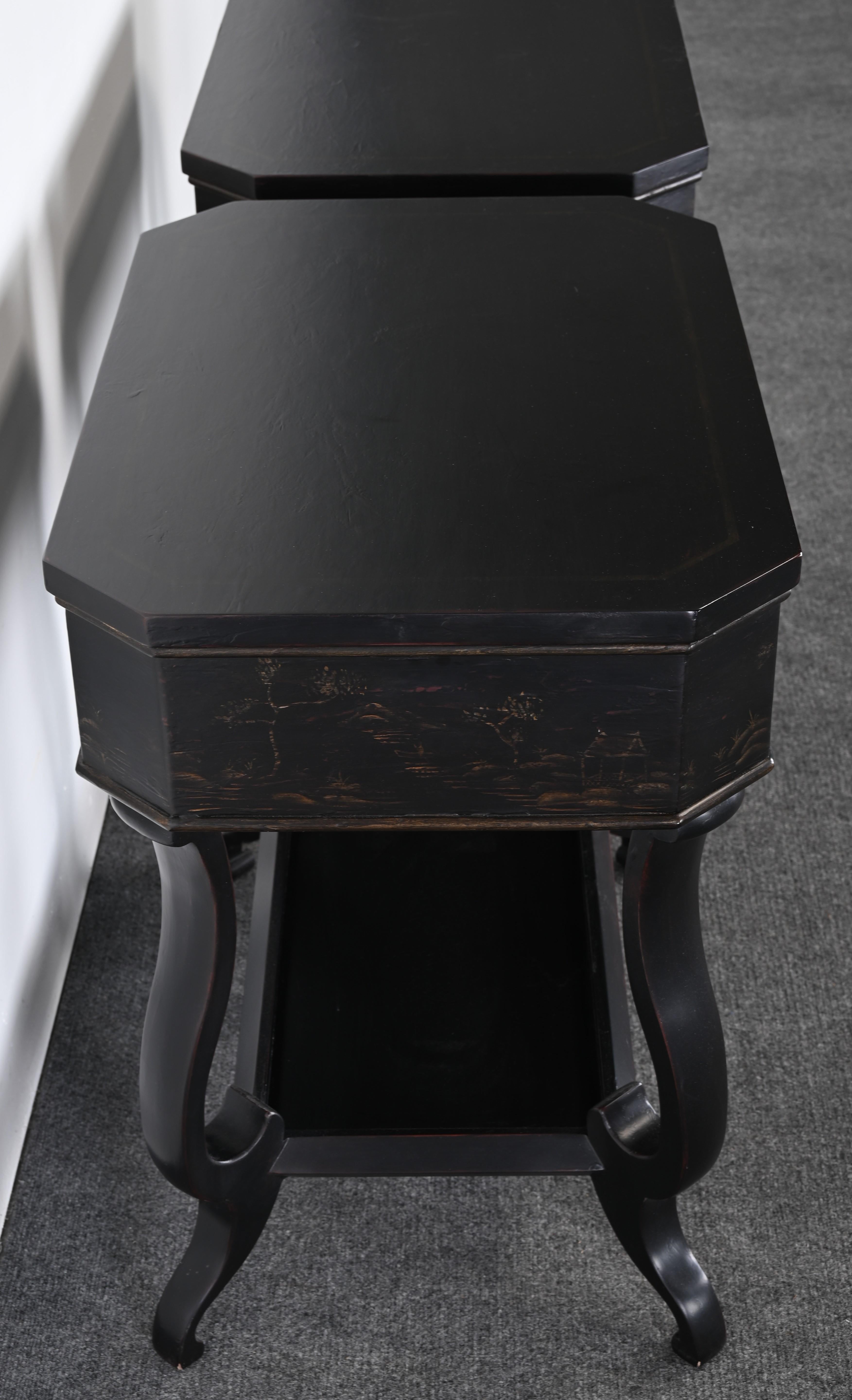 Pair of Bedside Tables by Baker for the Charleston Collection, 20th Century 5