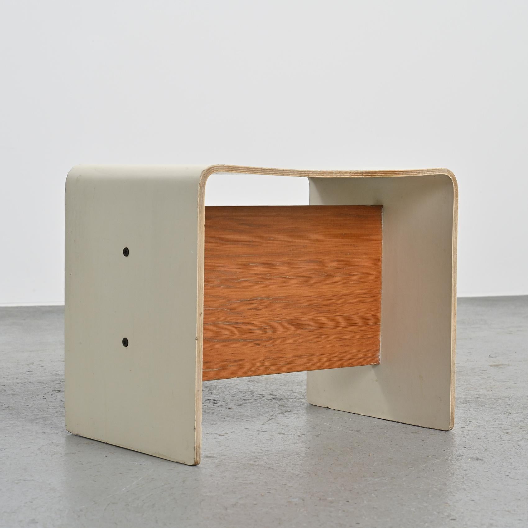 Paire de tables de chevet par Pierre Guariche, circa 1968 en vente 5