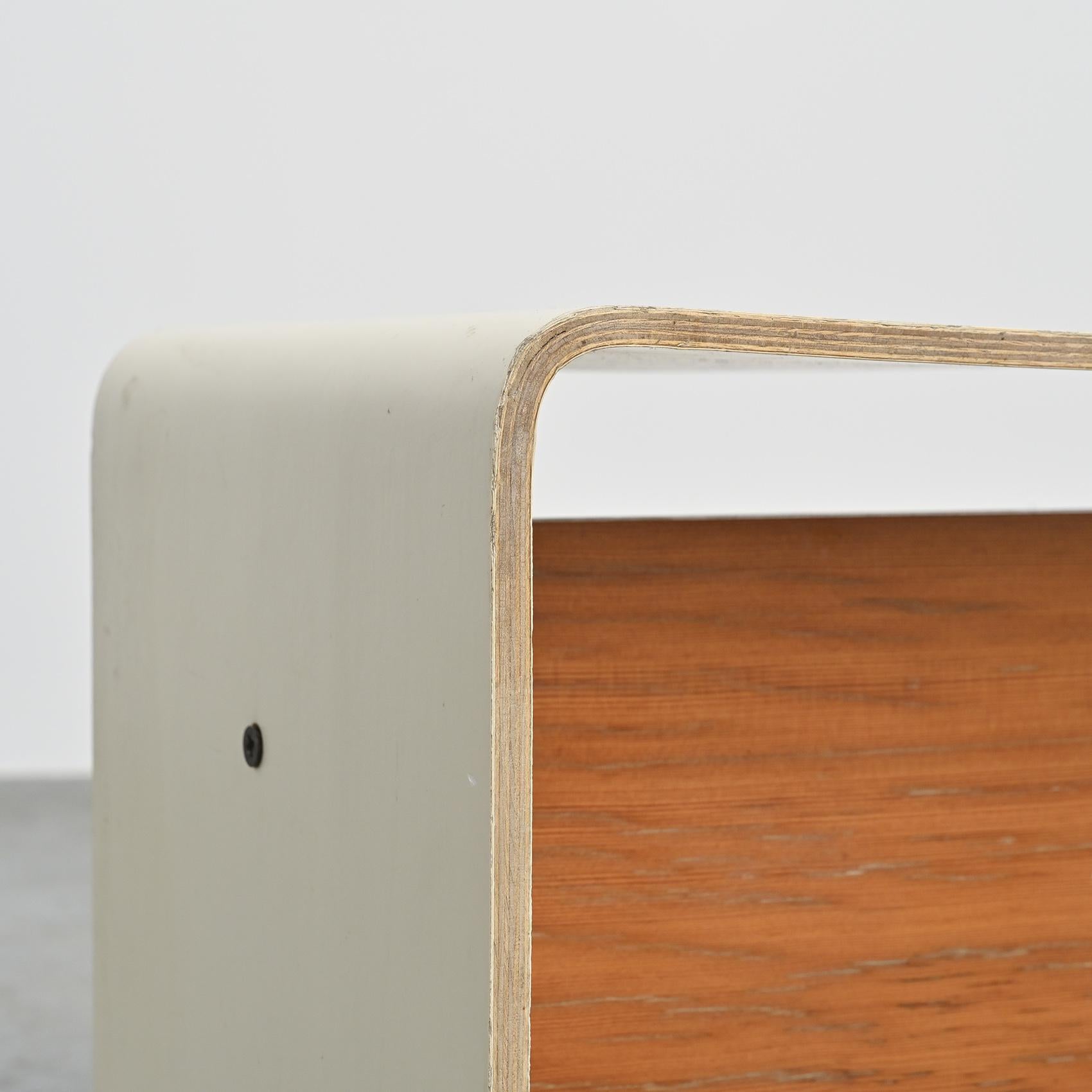 Paire de tables de chevet par Pierre Guariche, circa 1968 en vente 6