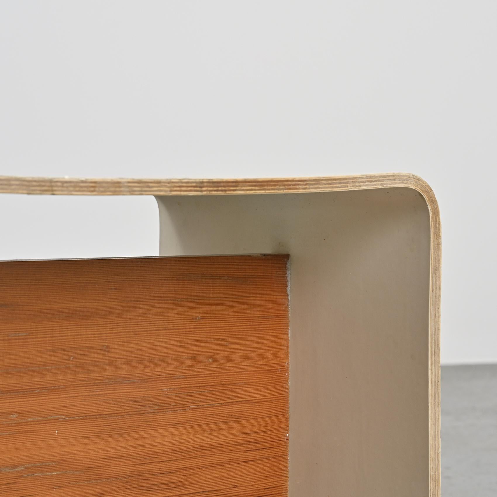 Paire de tables de chevet par Pierre Guariche, circa 1968 en vente 7