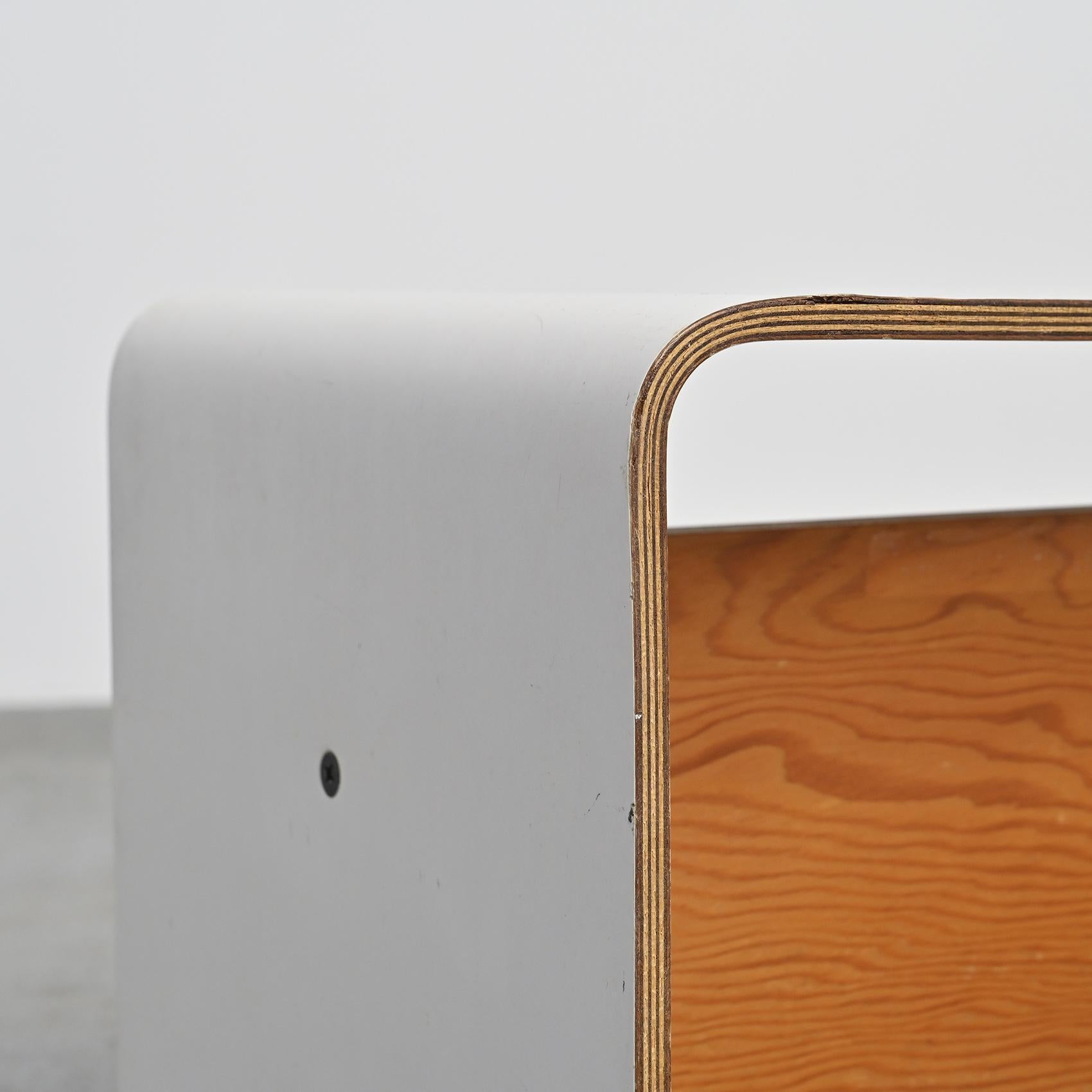 Paire de tables de chevet par Pierre Guariche, circa 1968 en vente 7