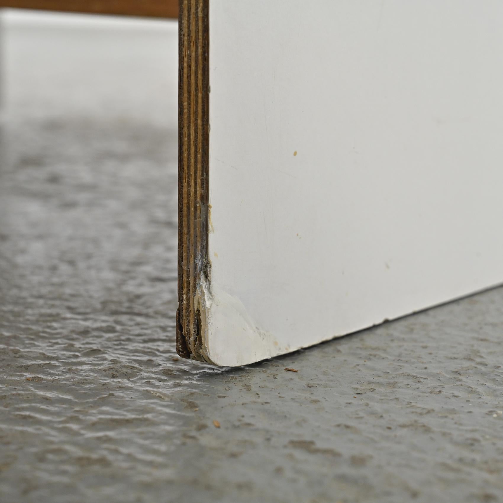 Paire de tables de chevet par Pierre Guariche, circa 1968 en vente 9