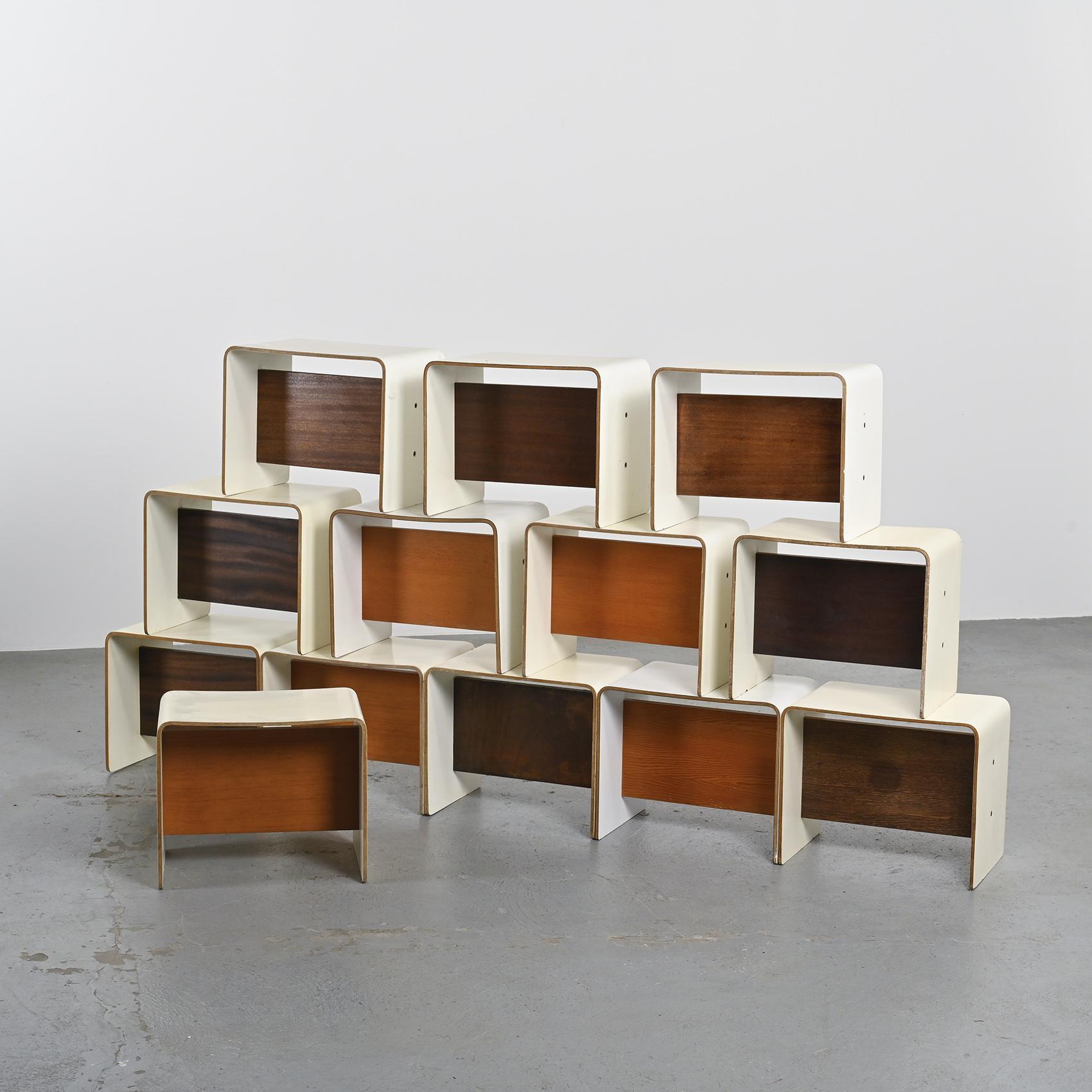 Mid-Century Modern Paire de tables de chevet par Pierre Guariche, circa 1968 en vente