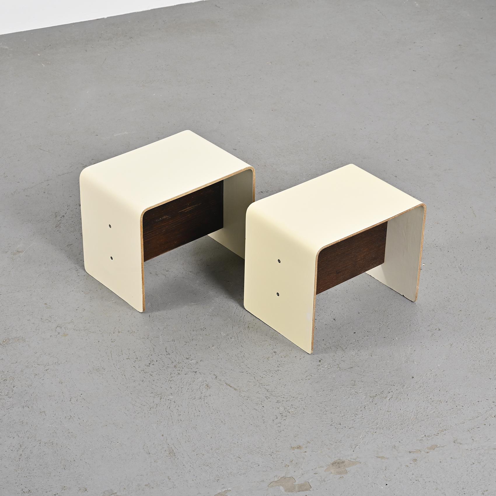  Pair of Bedside Tables by Pierre Guariche, circa 1968 In Good Condition For Sale In VILLEURBANNE, FR