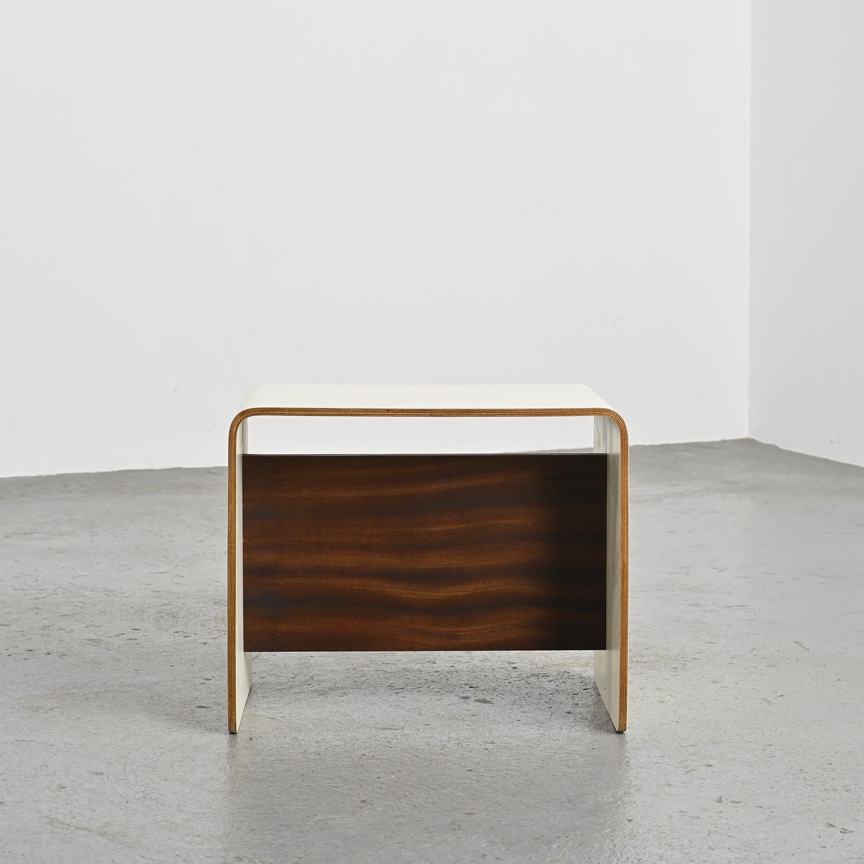 Pair of Bedside Tables by Pierre Guariche, circa 1968 In Good Condition For Sale In VILLEURBANNE, FR
