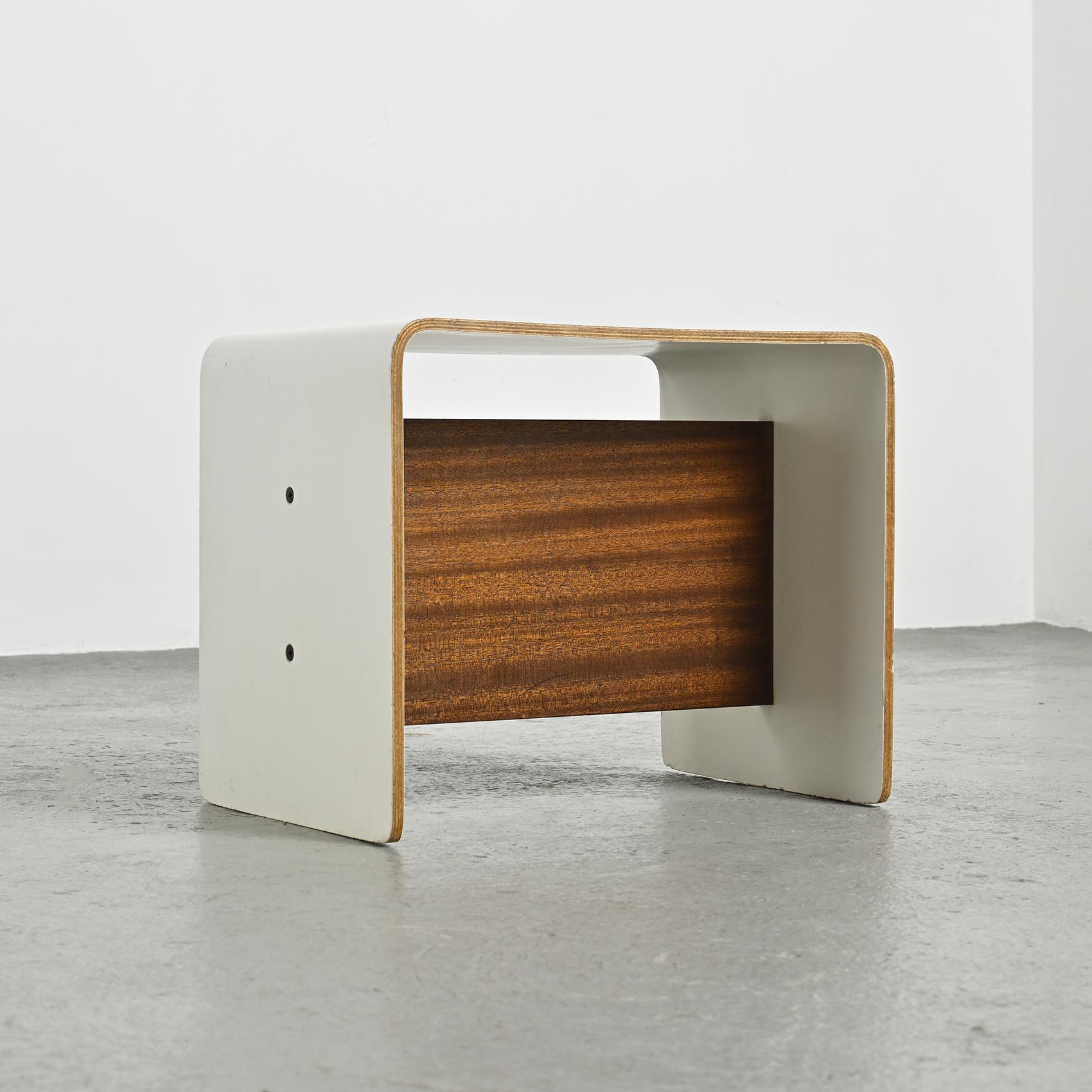 20ième siècle Paire de tables de chevet par Pierre Guariche, circa 1968 en vente