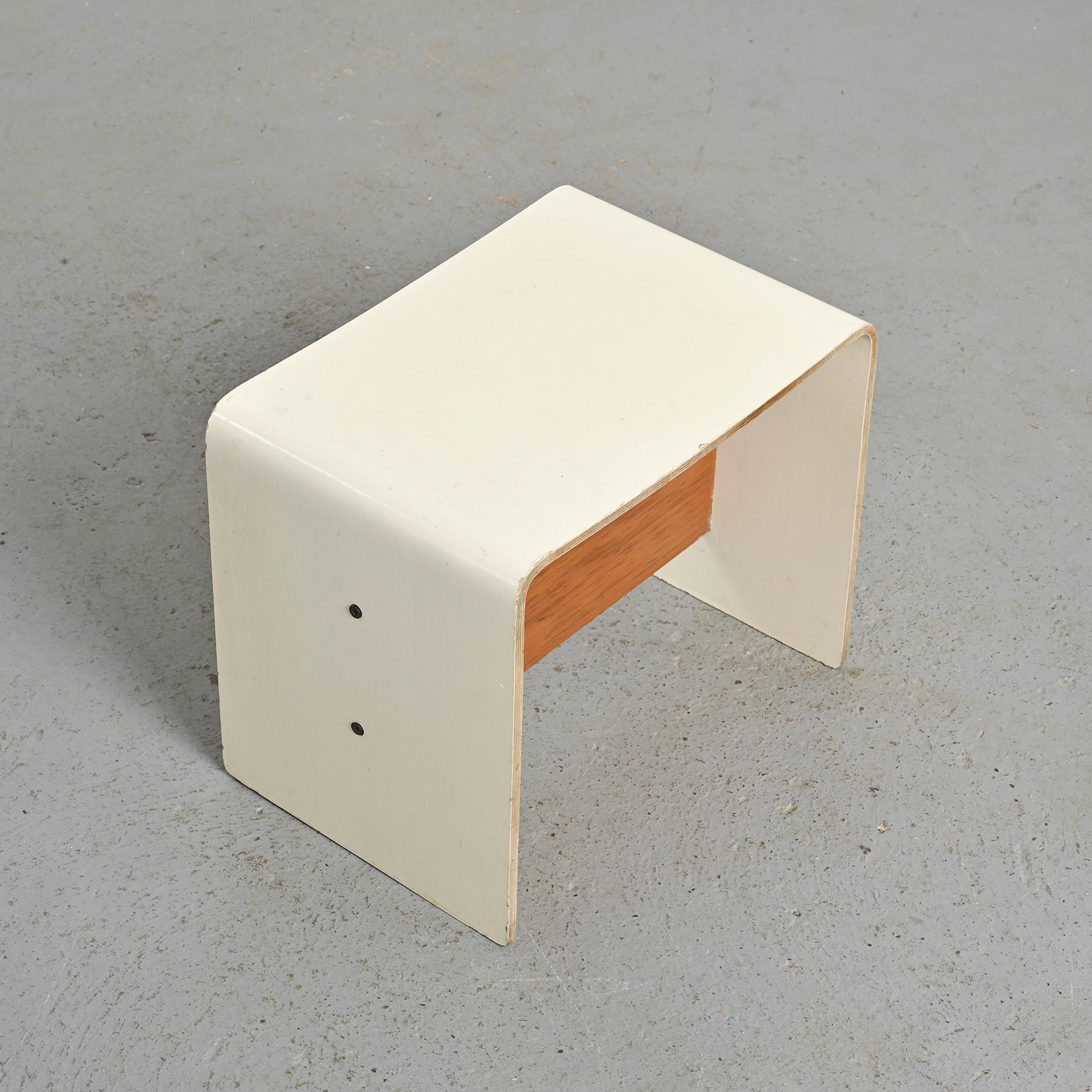 20ième siècle Paire de tables de chevet par Pierre Guariche, circa 1968 en vente