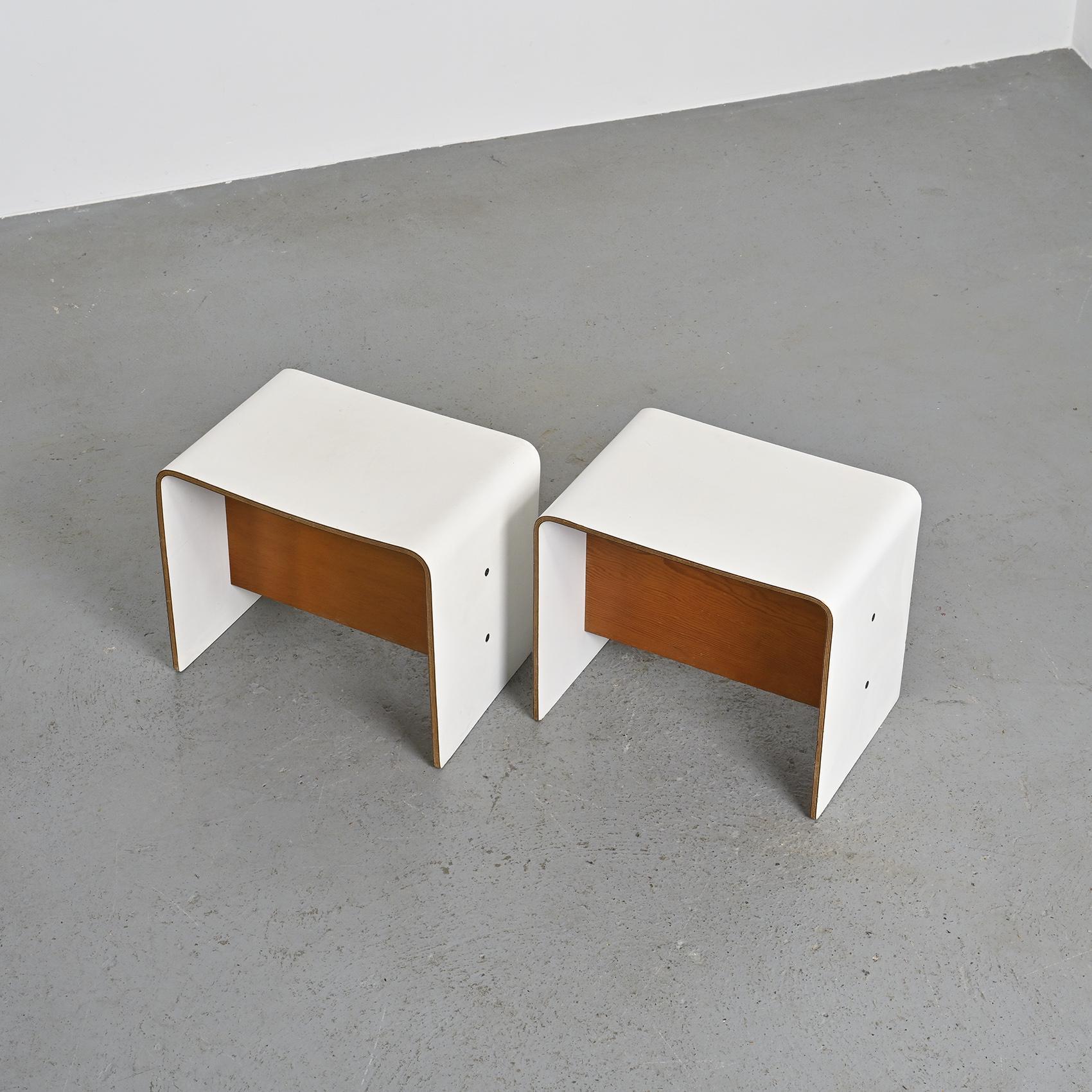 20ième siècle Paire de tables de chevet par Pierre Guariche, circa 1968 en vente