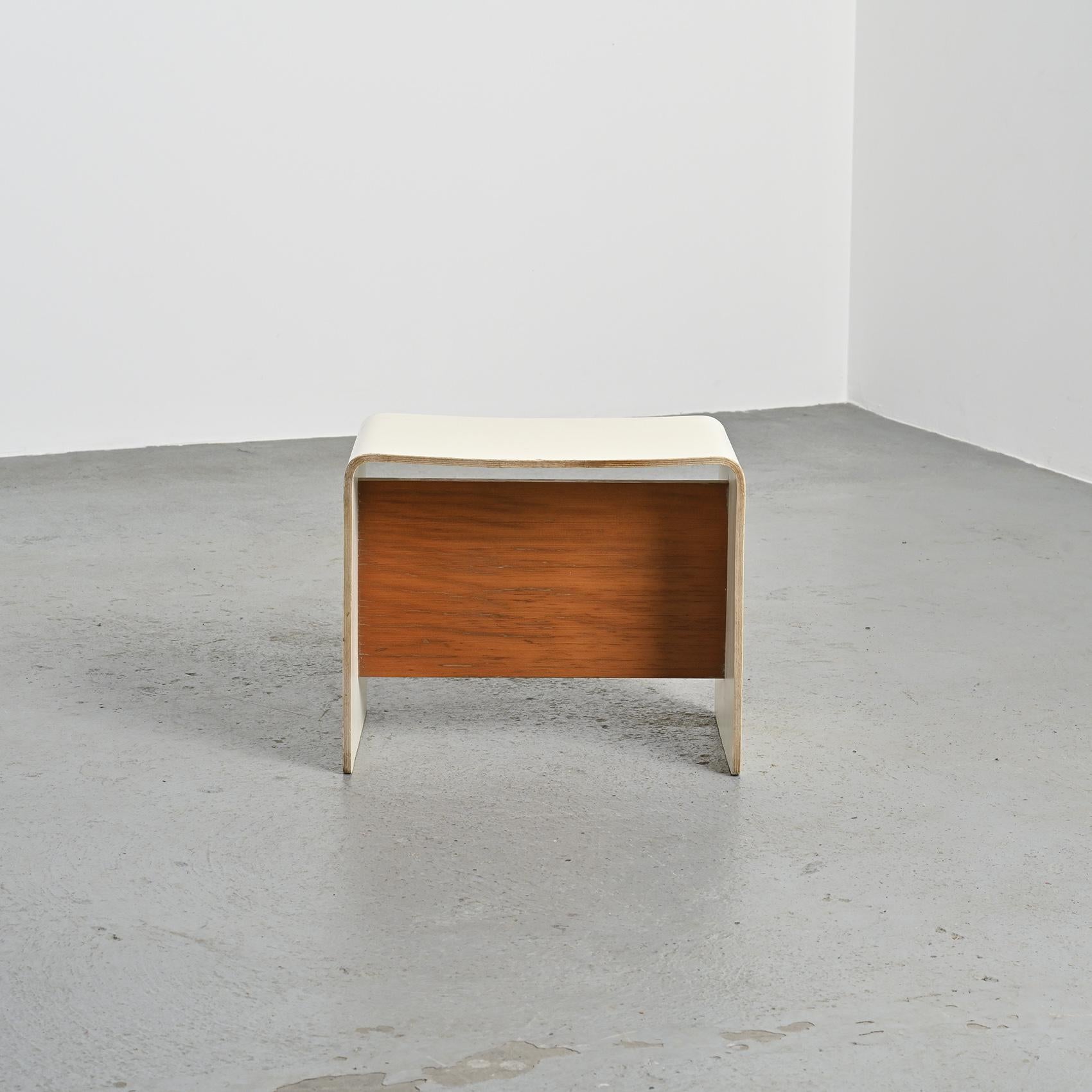 Paire de tables de chevet par Pierre Guariche, circa 1968 en vente 1