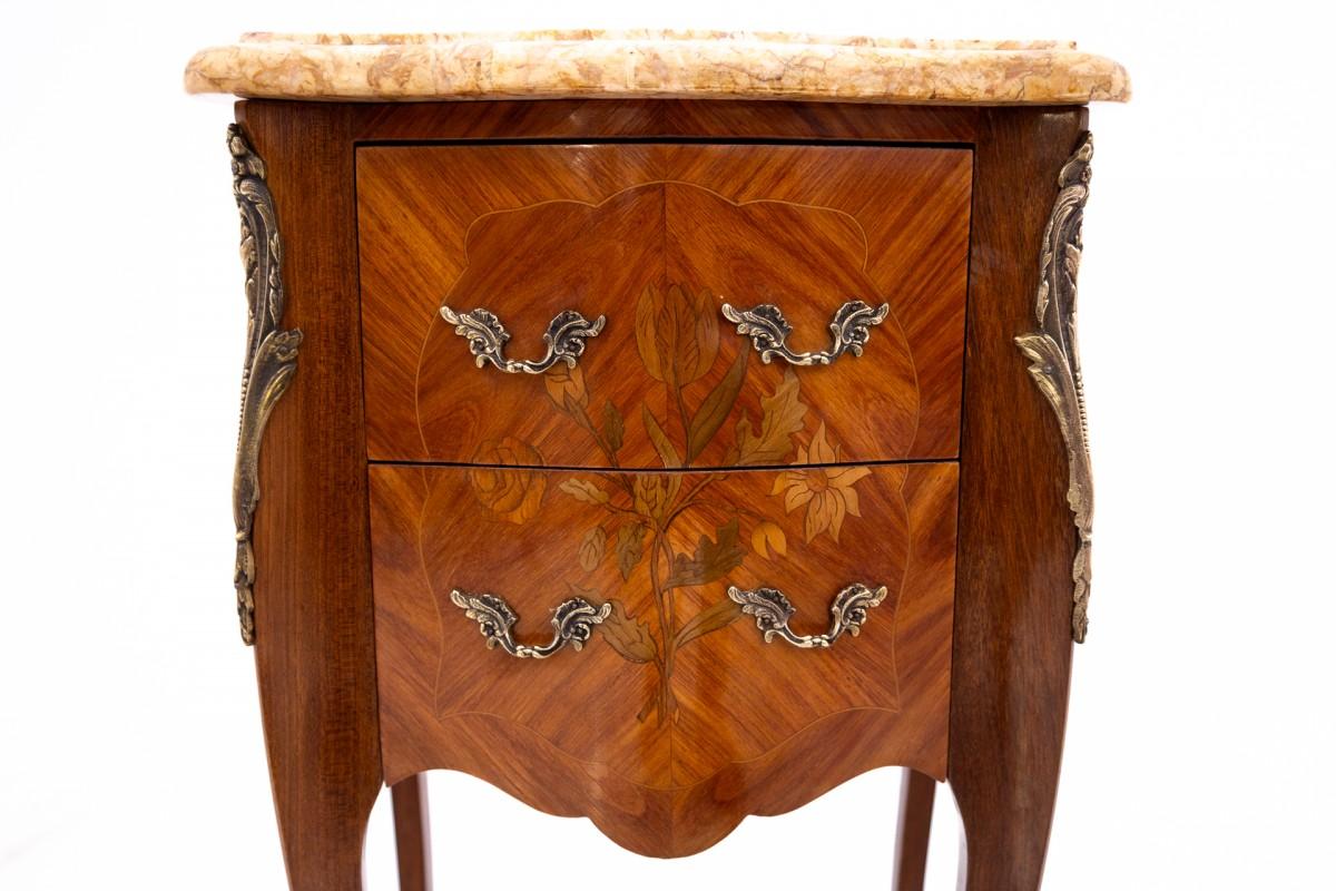 Pair of bedside tables, France, circa 1910 For Sale 4