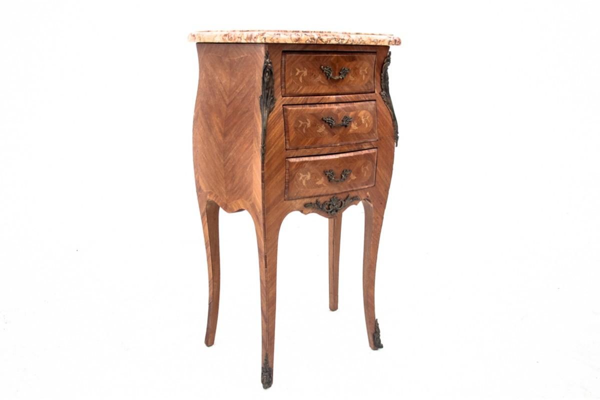 Walnut Pair of bedside tables, France, circa 1910. For Sale
