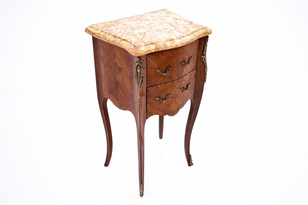 Walnut Pair of bedside tables, France, circa 1910 For Sale