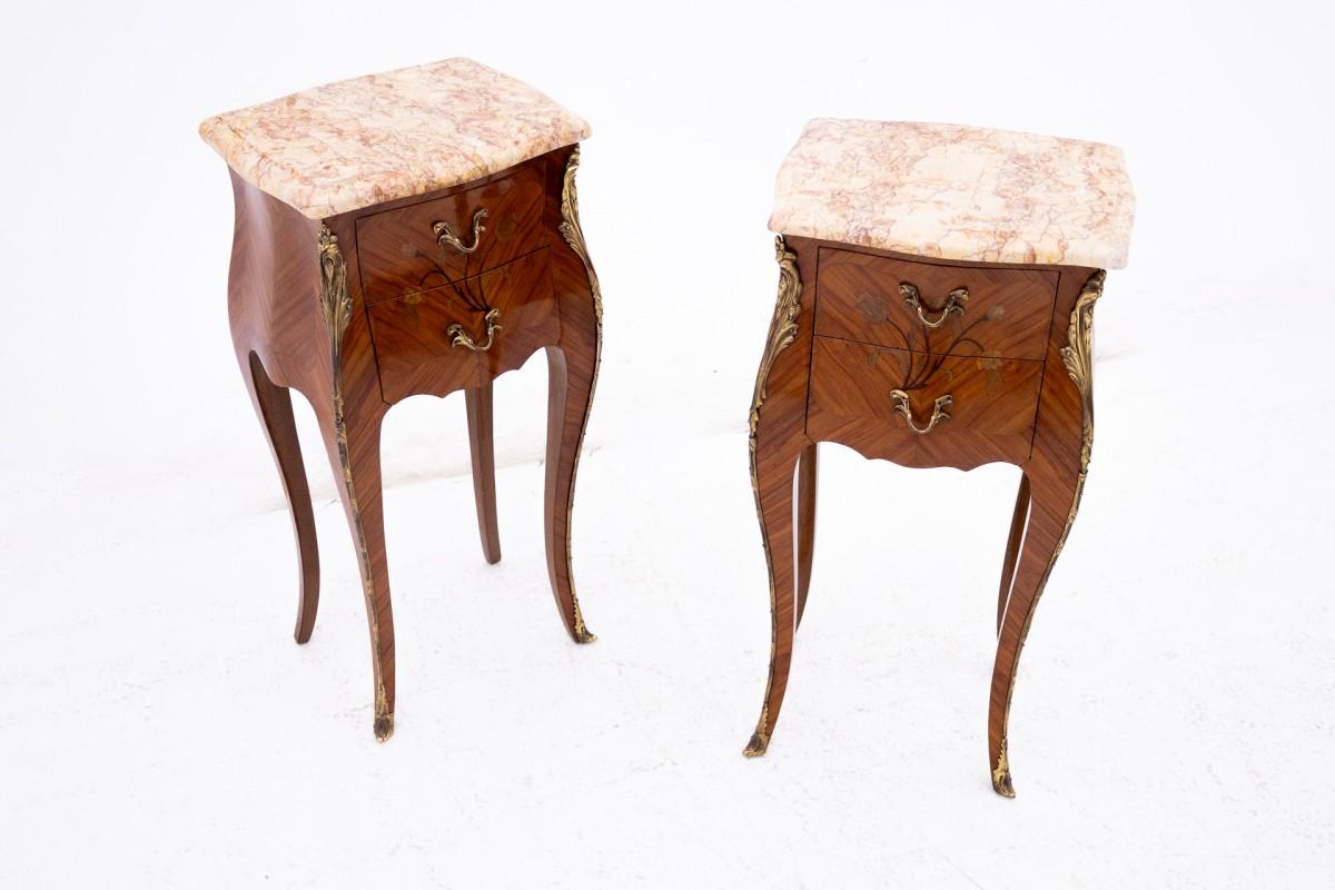 Pair of bedside tables, France, circa 1920.

Very good condition.

Wood: walnut

Dimensions: height 67 cm width 33 cm depth 27 cm