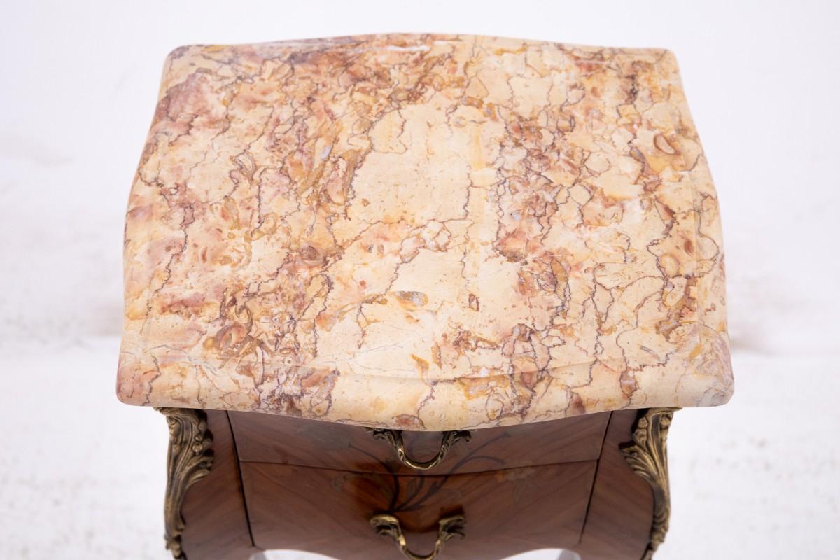 Marble Pair of bedside tables, France, circa 1920. For Sale