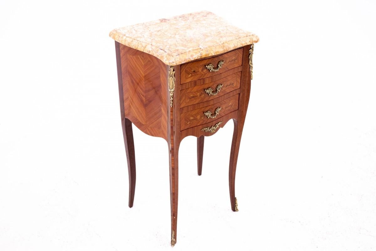 Walnut Pair of bedside tables, France, early 20th century. For Sale