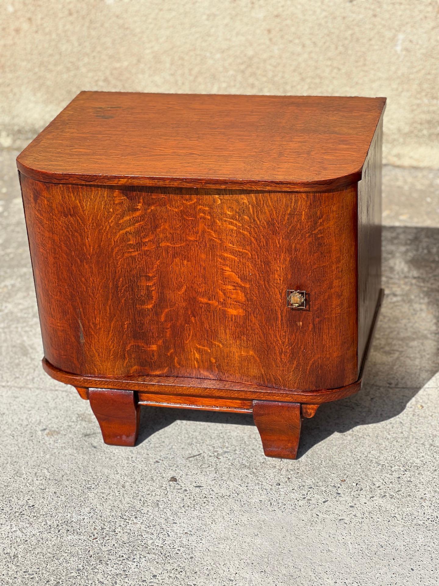 Pair of Bedside Tables French Work, 1940 In Good Condition For Sale In Saint Rémy de Provence, FR