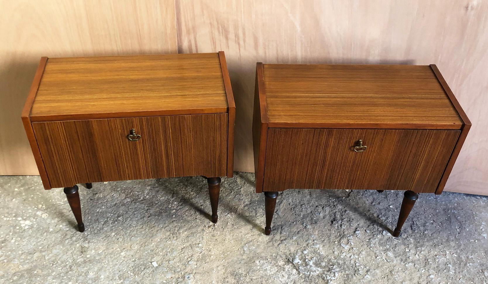 Mid-Century Modern Pair of Bedside Tables from 1970, Italian, Teak Honey Color For Sale