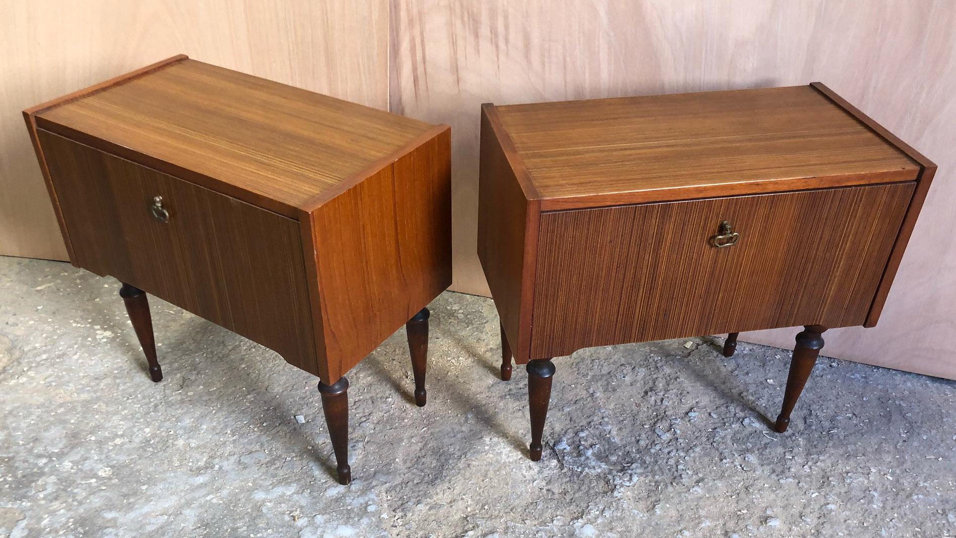 Pair of Bedside Tables from 1970, Italian, Teak Honey Color In Good Condition For Sale In Buggiano, IT
