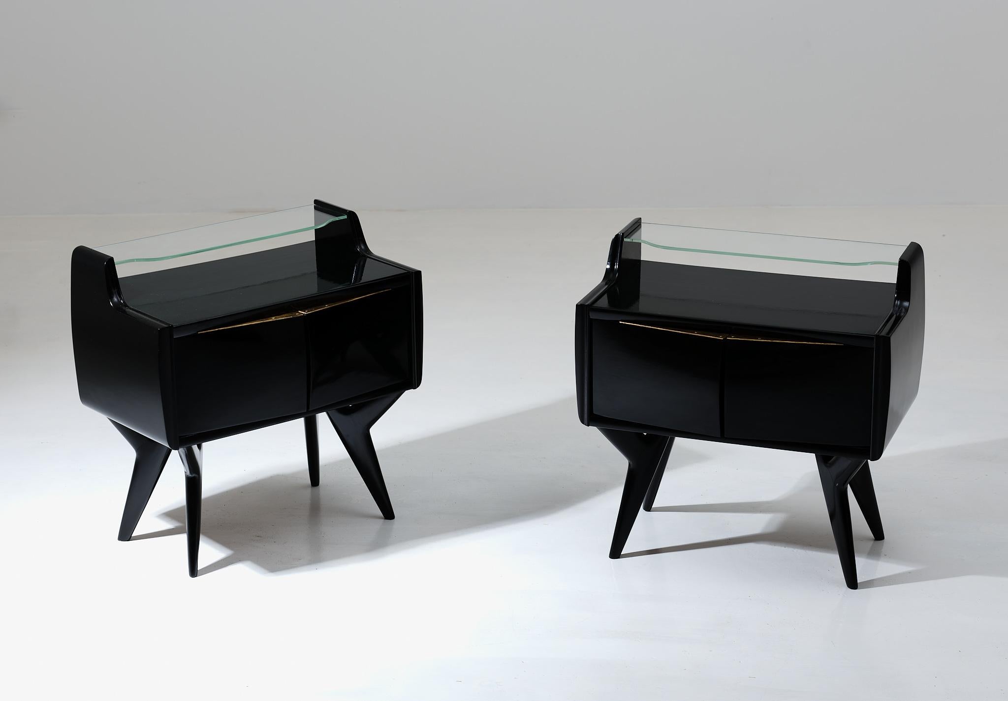 Pair of Bedside Tables in Black Lacquered Wood, Brass and Glass, 1950s 4