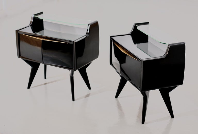 Pair of Bedside Tables in Black Lacquered Wood, Brass and Glass, 1950s For Sale 5