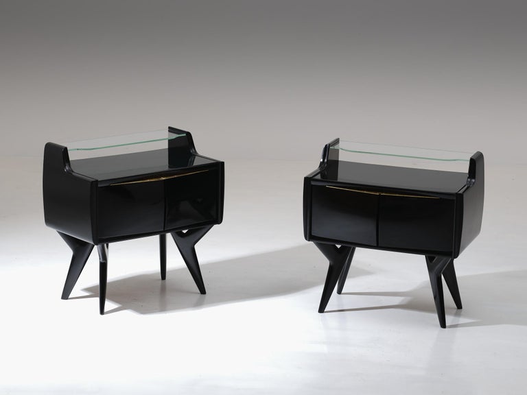 Pair of Bedside Tables in Black Lacquered Wood, Brass and Glass, 1950s For Sale 10
