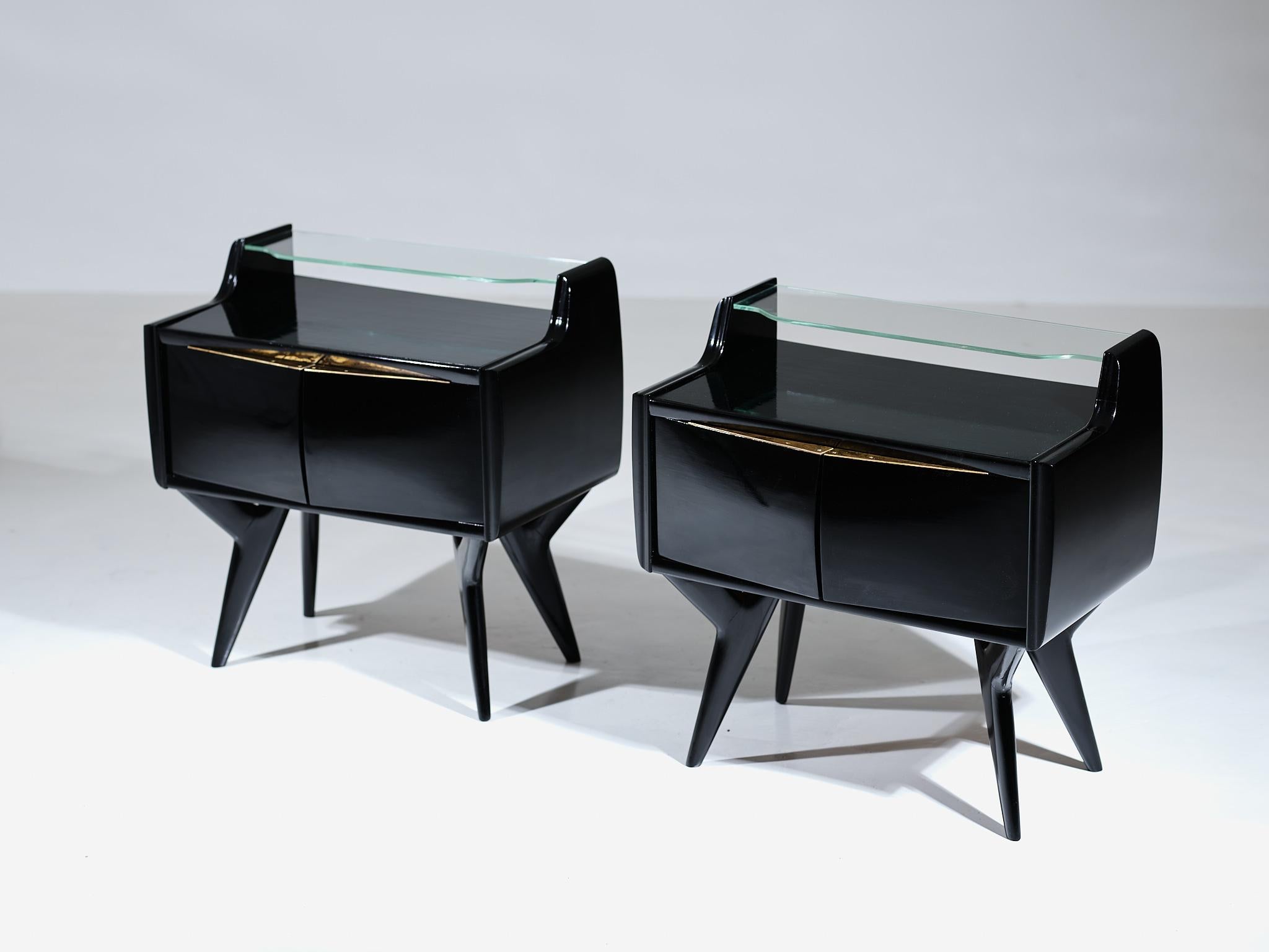 Mid-20th Century Pair of Bedside Tables in Black Lacquered Wood, Brass and Glass, 1950s
