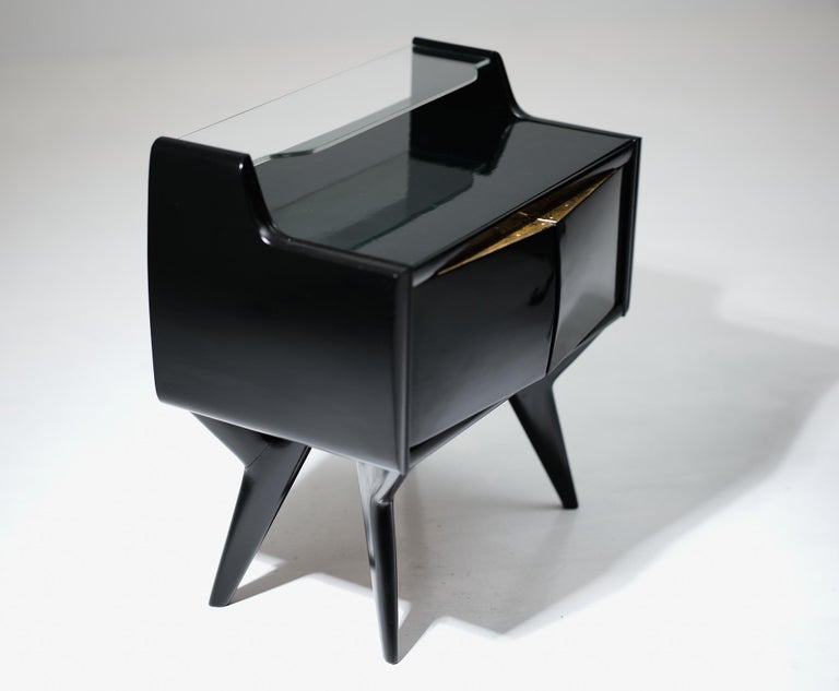 Pair of Bedside Tables in Black Lacquered Wood, Brass and Glass, 1950s For Sale 3