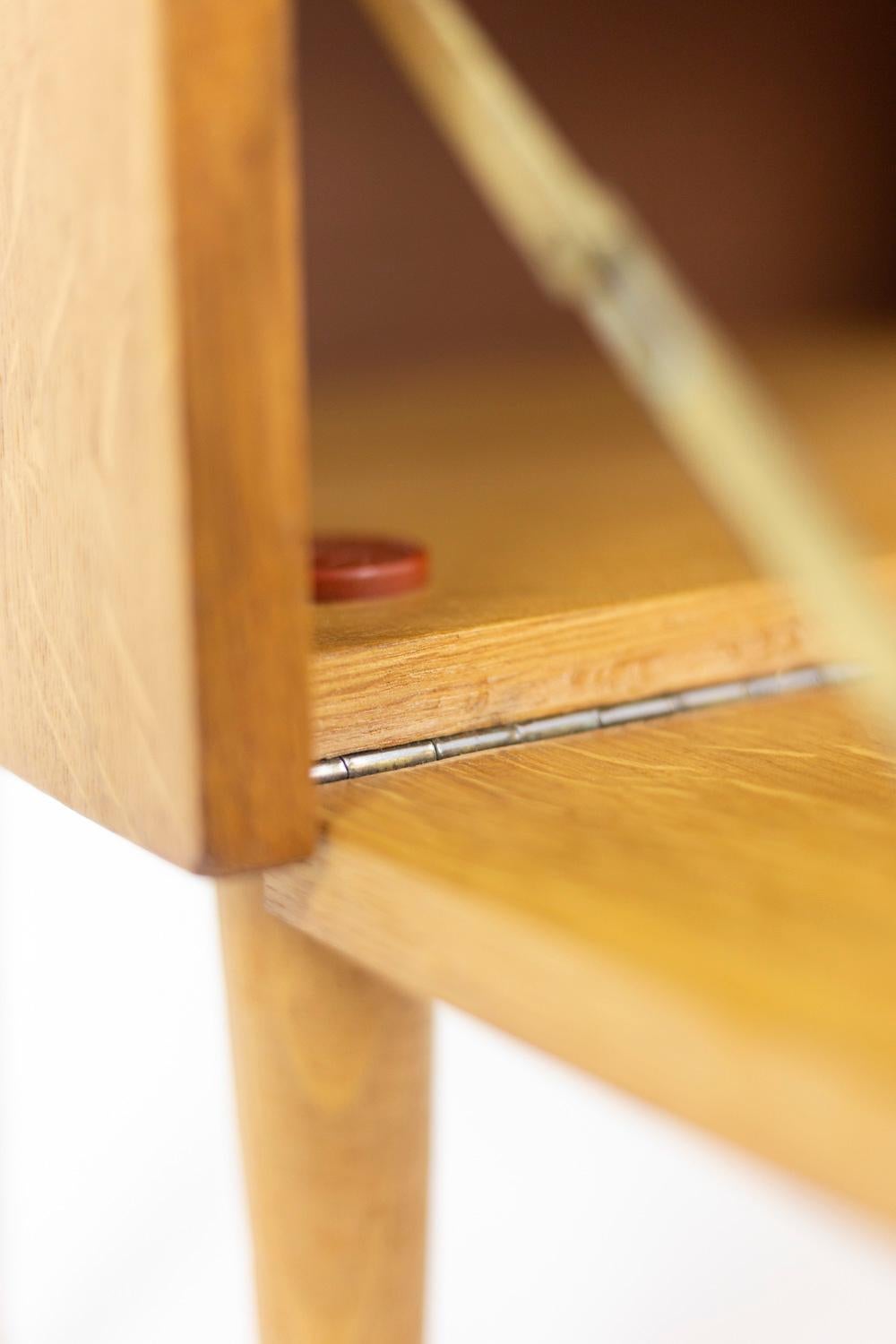 Pair of Bedside Tables in Oak, 1950s 2