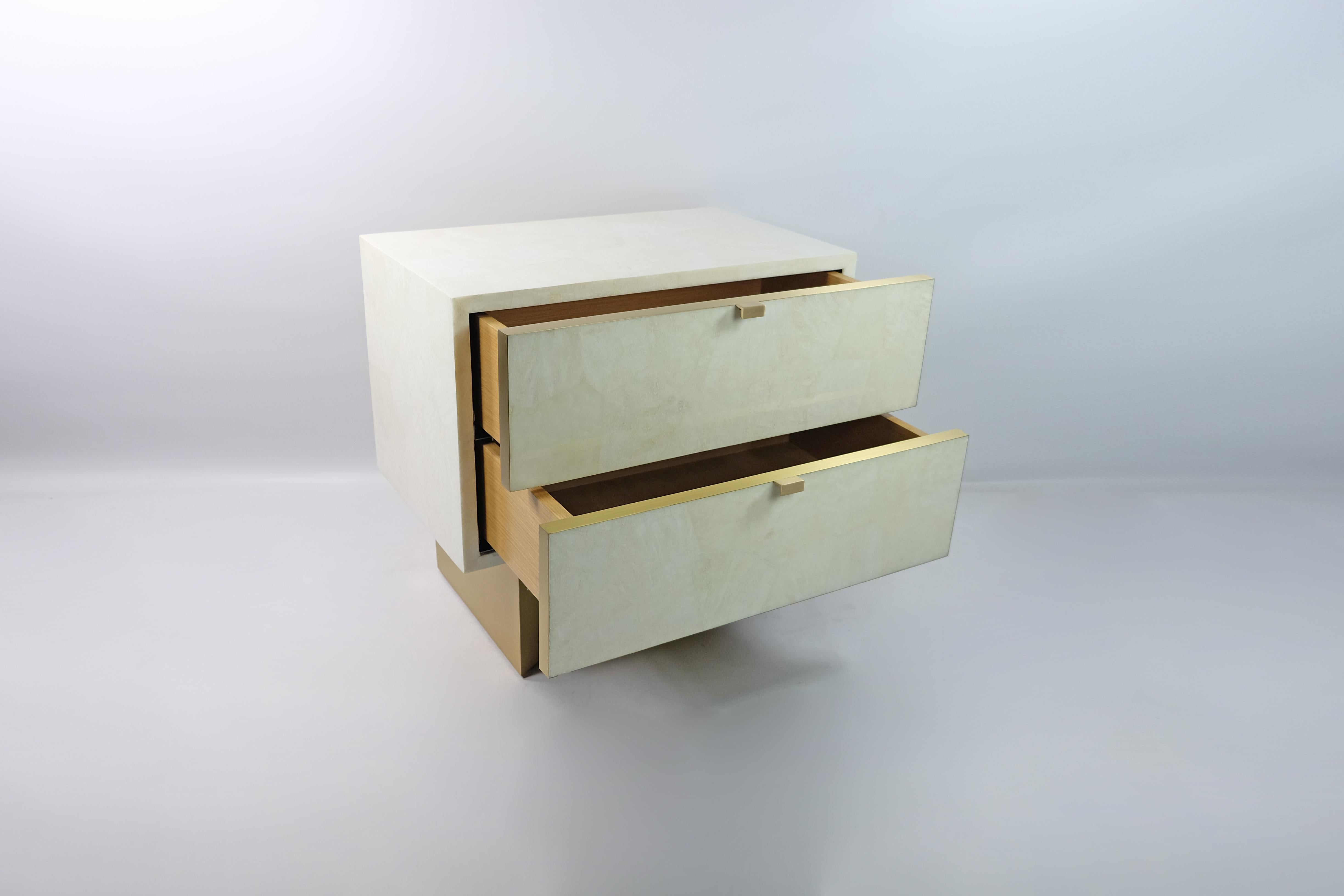 Hand-Crafted Pair of Bedside Tables in White Rock Crystal Marquetry and Brass For Sale