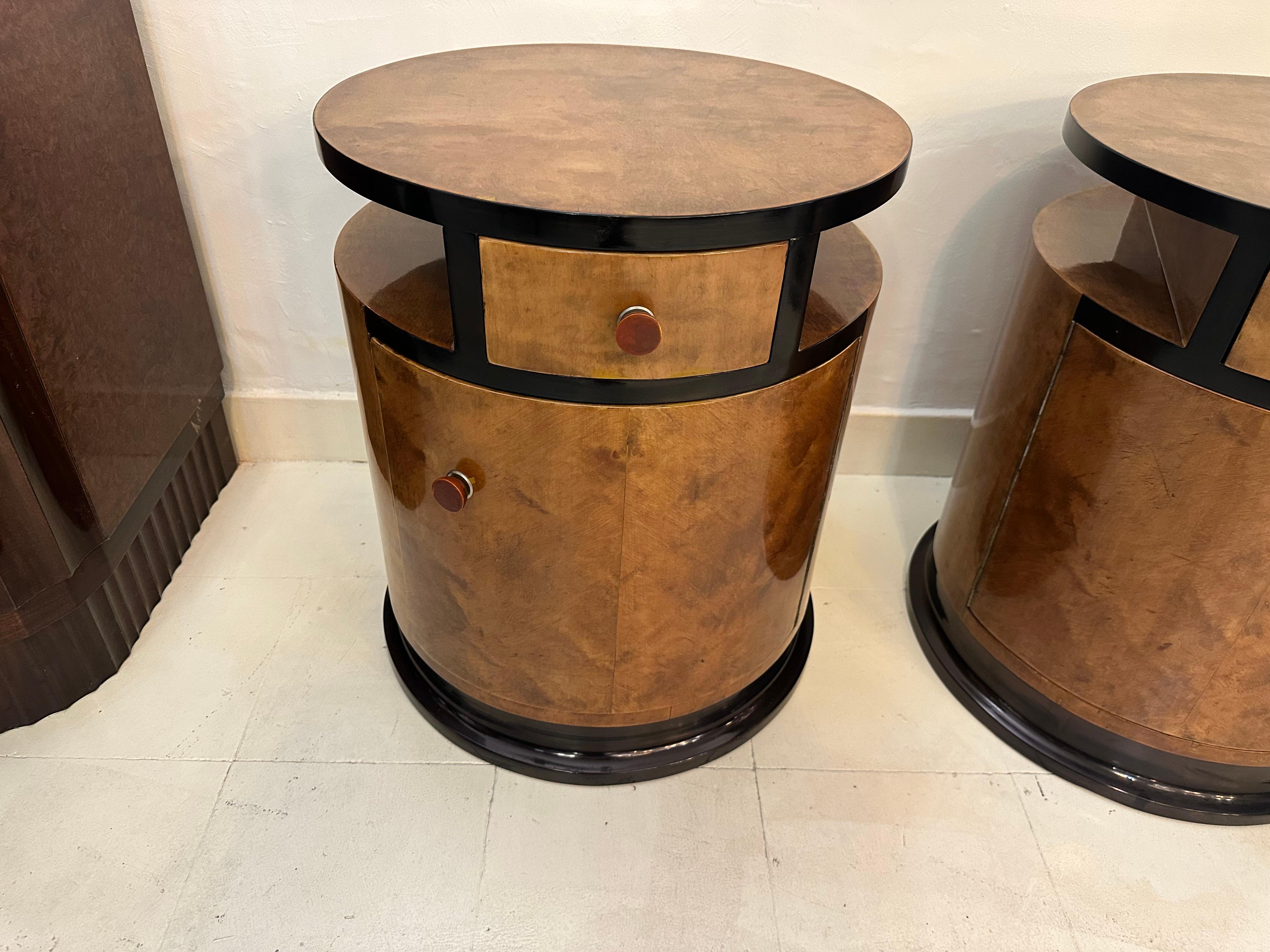 Bronze Paire de tables de chevet en bois, 1920, style Art déco en vente